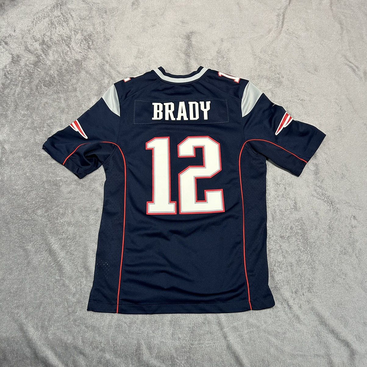 Image of Nike Patriots Nhl Beady 12 Big Logo Print Jersey in Navy, Men's (Size Small)