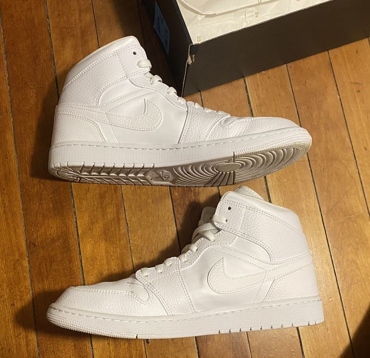 ★Nike ナイキ Jordan 1 Mid Triple White (2020) 