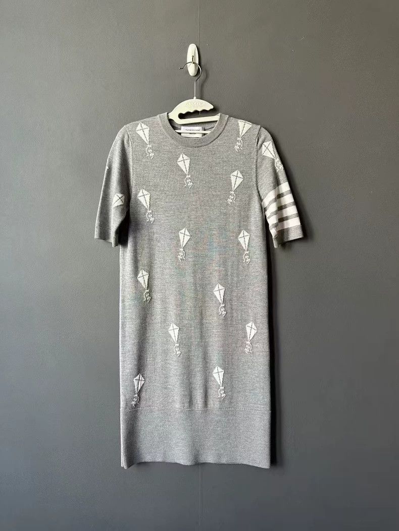 Thom Browne Thom Browne size36 Gray kites embroidered wool dress Size XS / US 0-2 / IT 36-38 - 1 Thumbnail