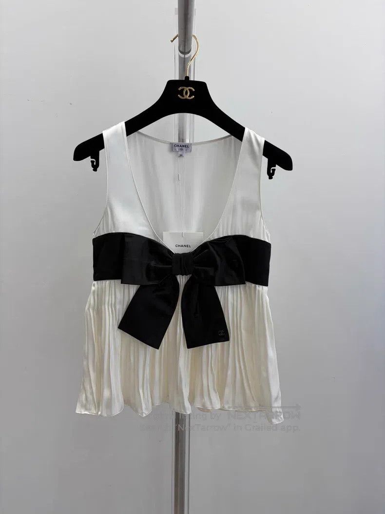 Chanel Chanel White bow vest Size XXS / US 00 / IT 34 - 1 Thumbnail