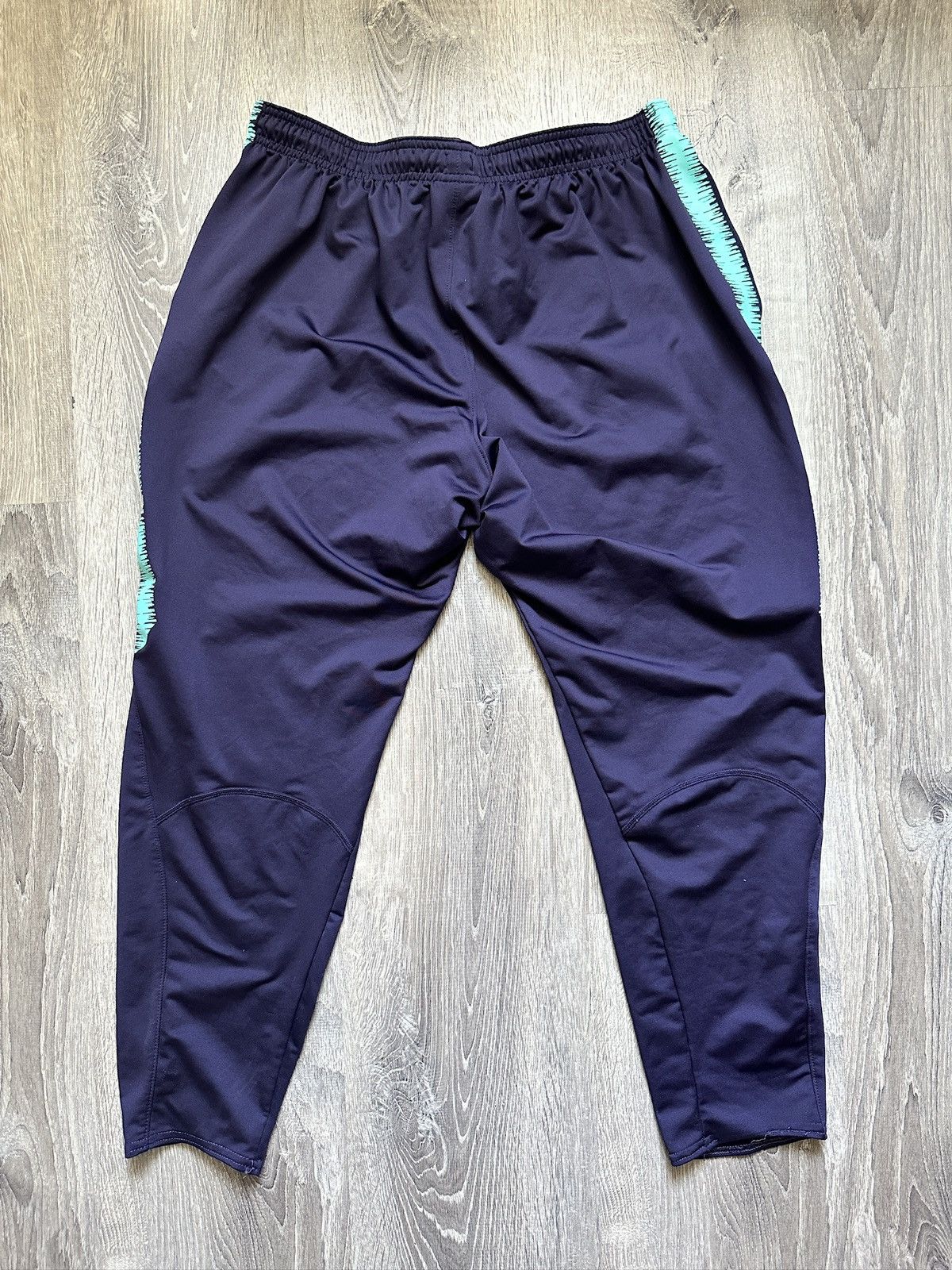 Nike Vintage FC Barcelona Training Joggers Size US 36 / EU 52 - 3 Thumbnail