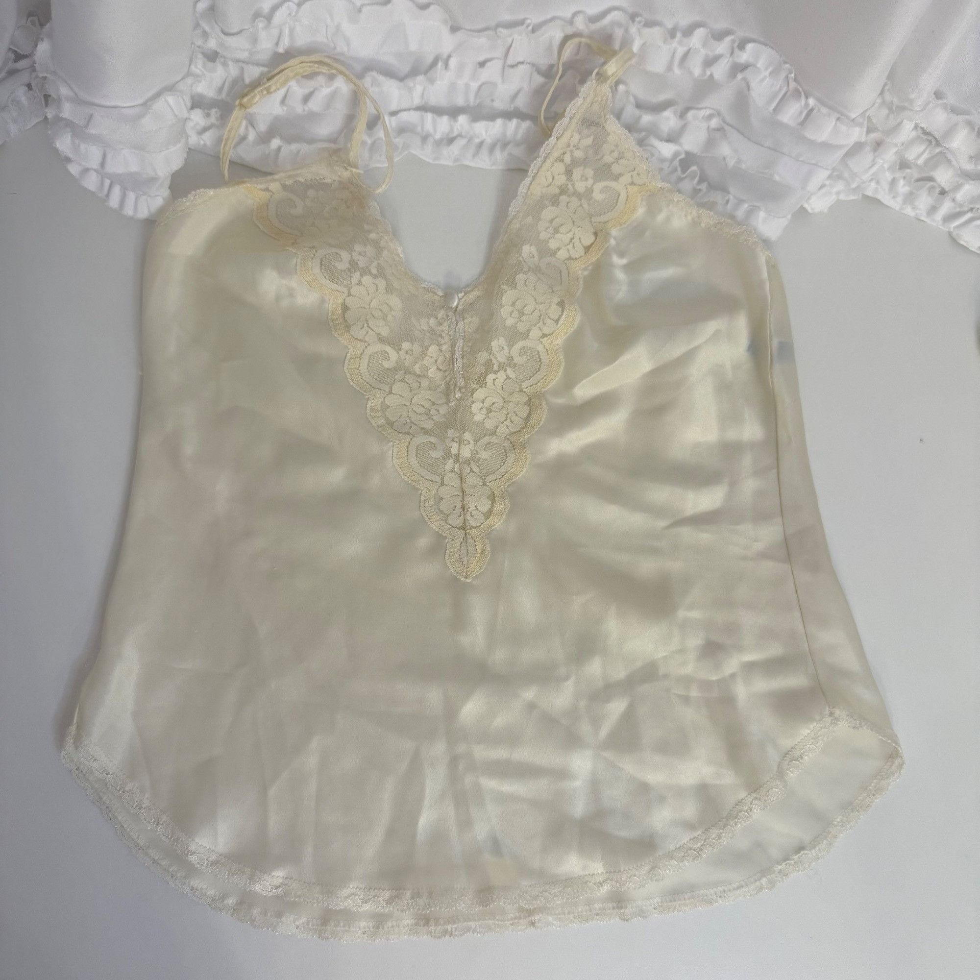 JCPenney Vintage JCPenney Fantasia Cream Ivory Lace Camisole & Shorts Size ONE SIZE - 2 Thumbnail