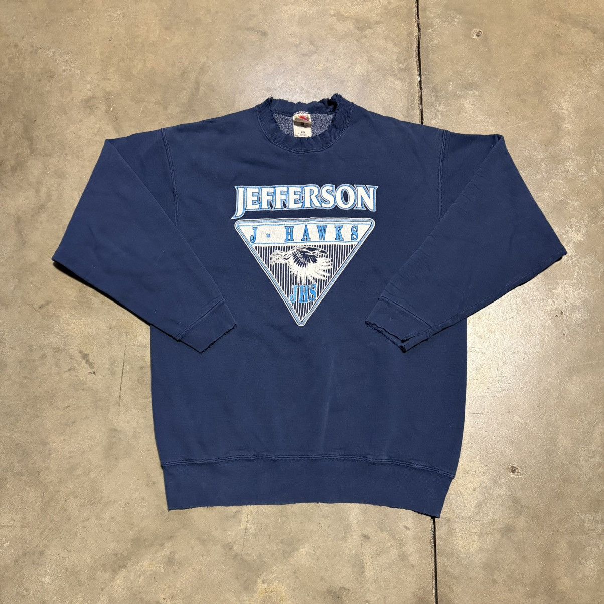 Fruit Of The Loom Vintage 90s Jefferson J Hawks Crewneck Sweatshirt Faded USA Size US XL / EU 56 / 4 - 6 Thumbnail