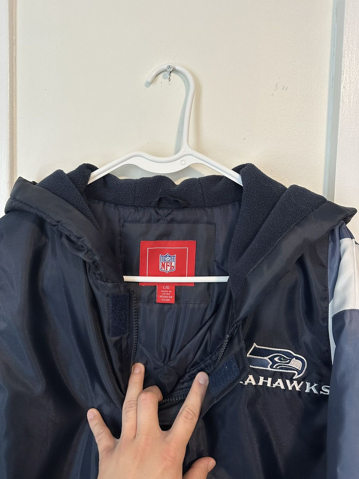 NFL Seattle Seahawks Full-Zip Heavy Windbreaker Jacket Size US L / EU 52-54 / 3 - 4 Thumbnail