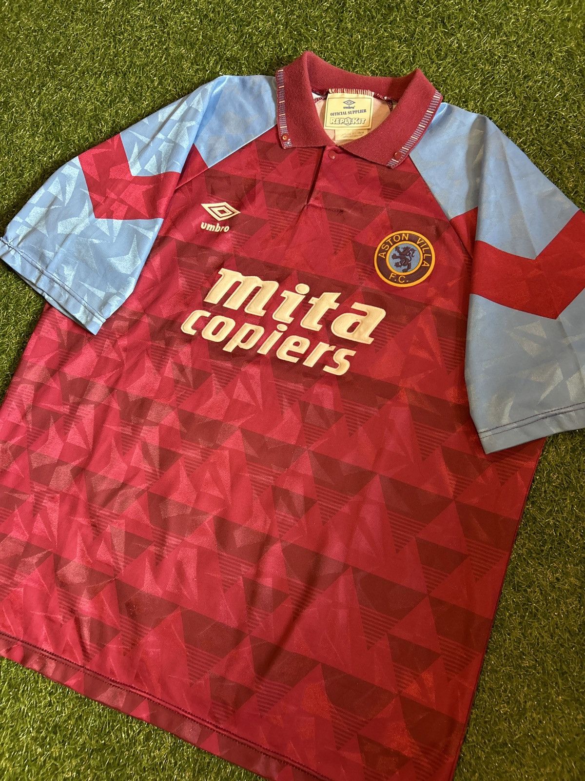 Umbro 91/92 Aston Villa FC Home Shirt Size US XL / EU 56 / 4 - 3 Thumbnail