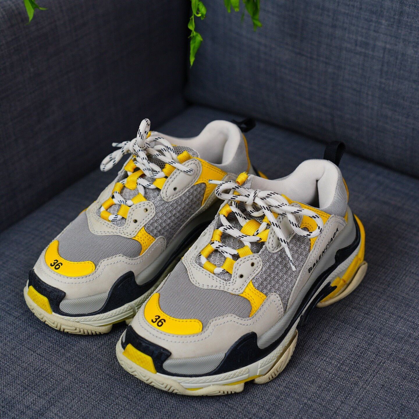 Balenciaga Balenciaga Yellow Lowtop Sneakers us_6 Women Size US 6 / IT 36 - 1 Thumbnail