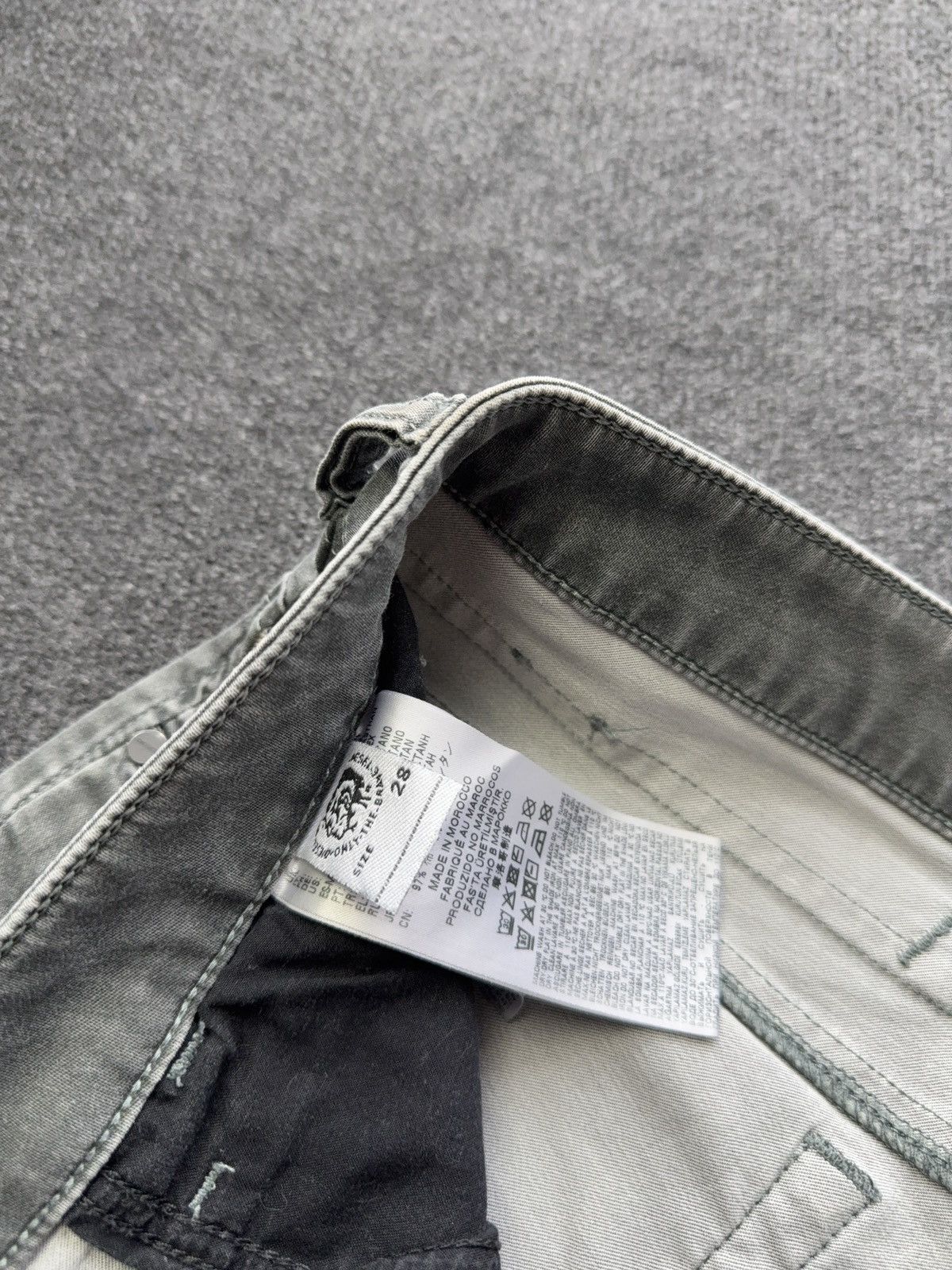 Diesel Luxury 00s Diesel D-BAZER Grey Faded Tapered Jeans Archive Size US 28 / EU 44 - 11 Thumbnail