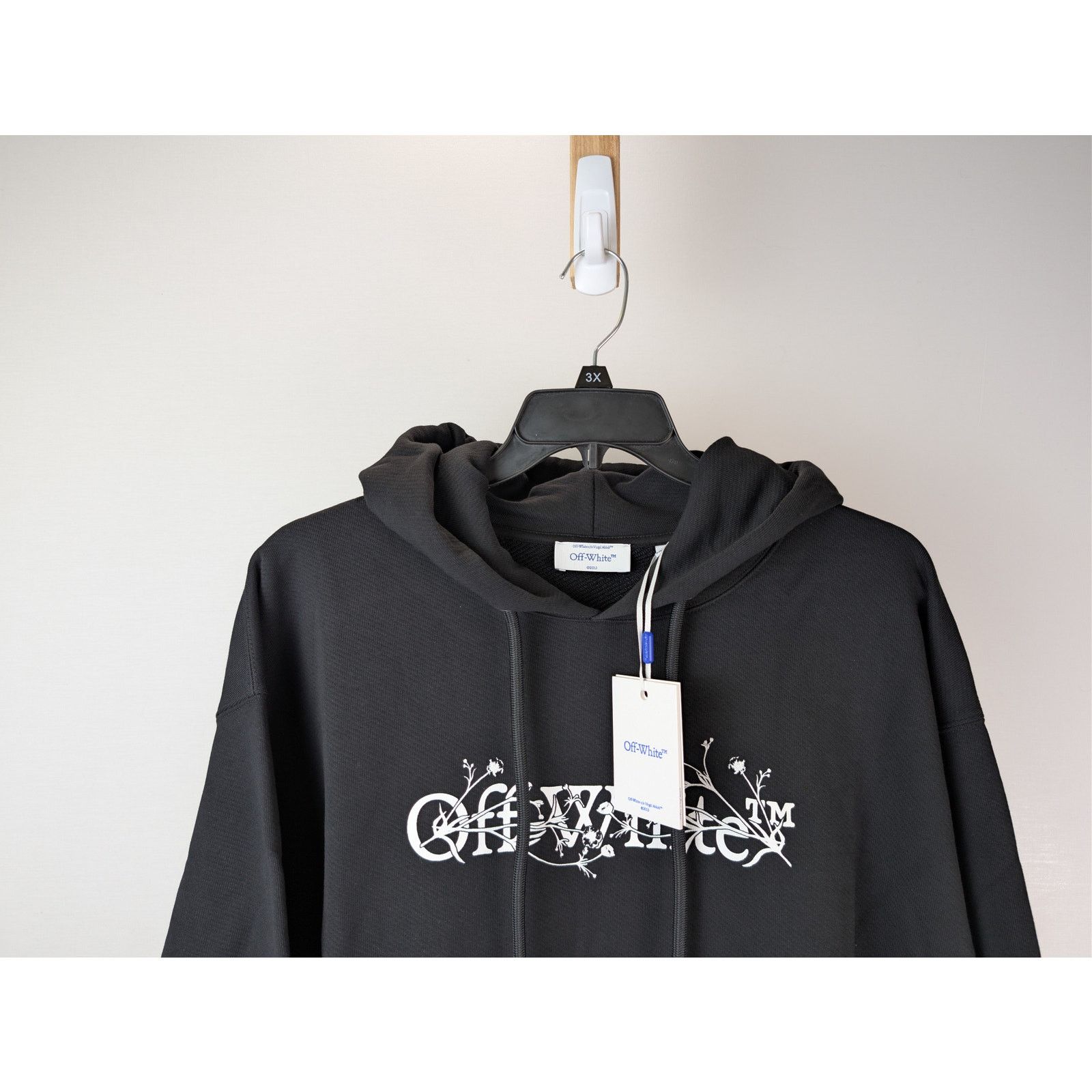Off-White o1rshd1 Bookish Flower Skate Hoodie in Black/White Size US M / EU 48-50 / 2 - 3 Thumbnail