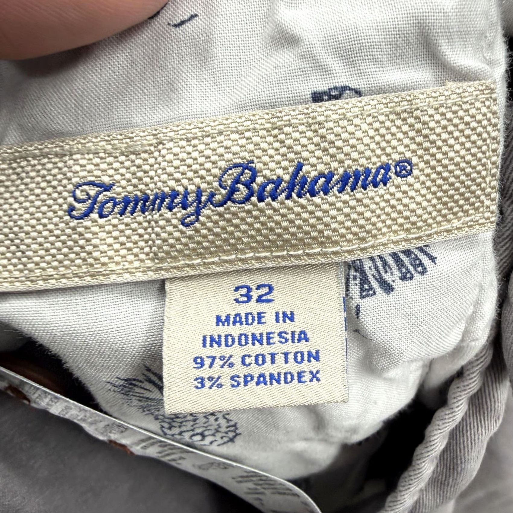 Tommy Bahama Tommy Bahama Shorts Mens 32 Gray Chino Stretch 11 Inseam Casual Cotton Summer Size US 32 / EU 48 - 3 Thumbnail