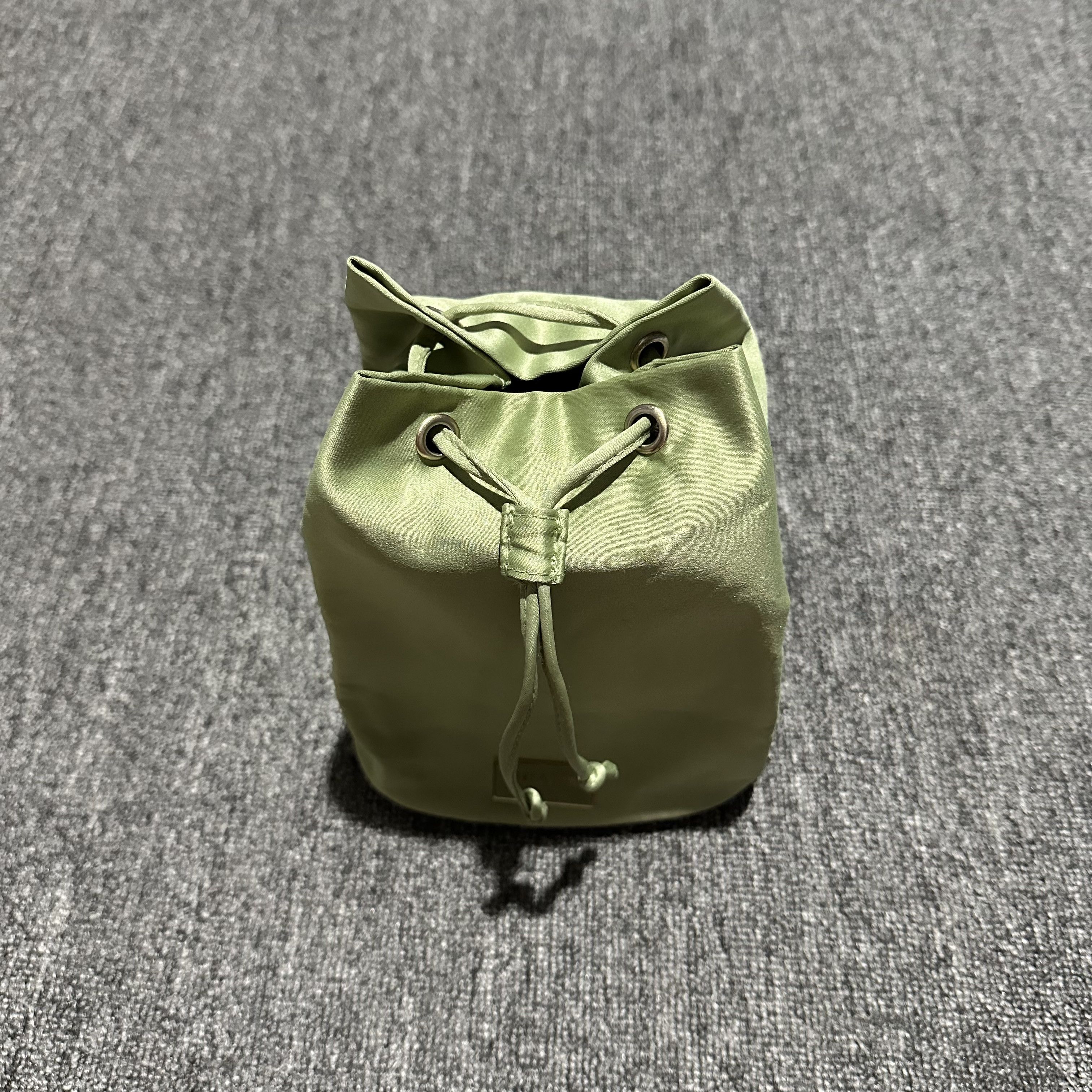 Prada Prada Perfums Green Satin Cosmetic MakeUp Drawstring Bag Size ONE SIZE - 2 Thumbnail
