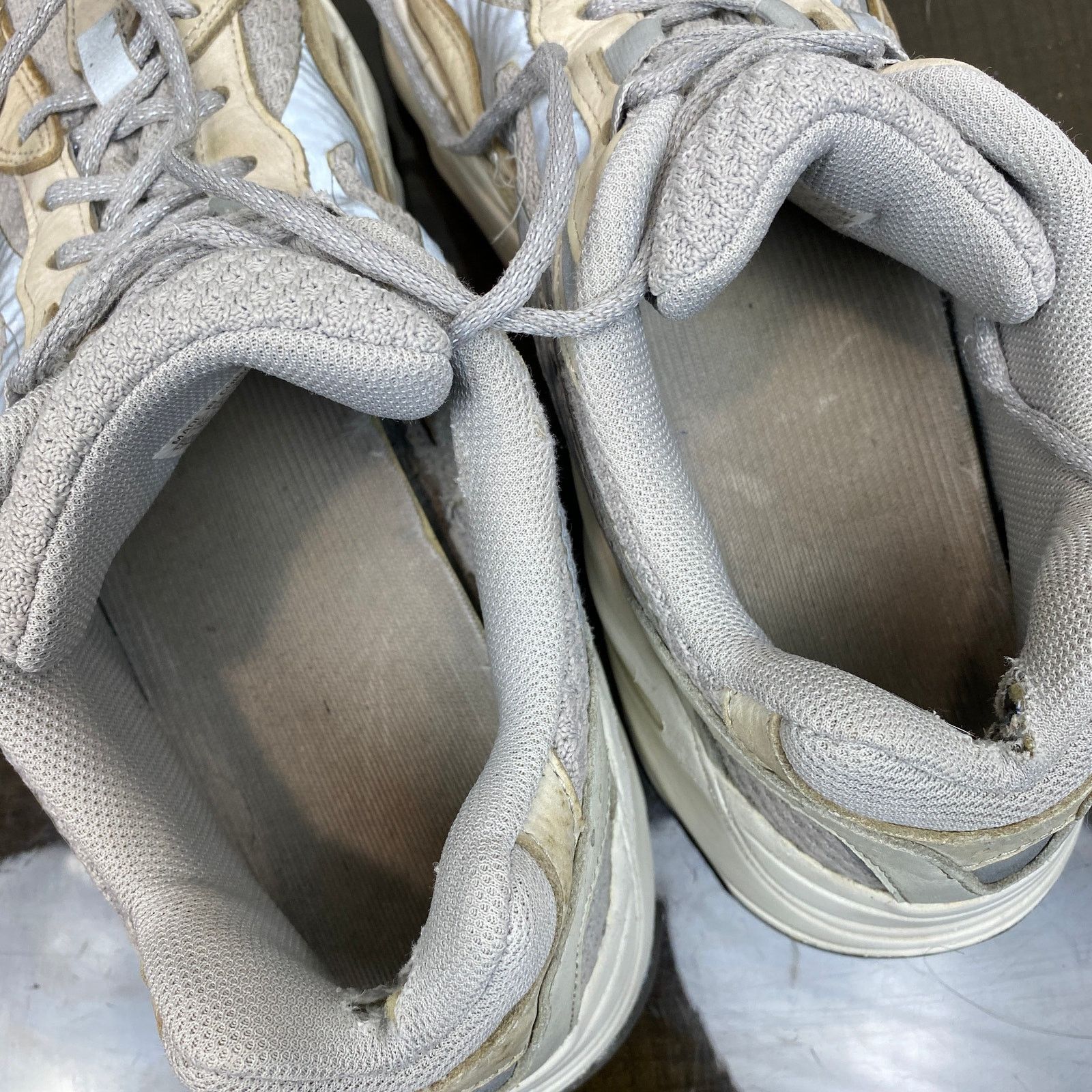 Adidas Adidas Yeezy Boost 700 V2 Cream Low Sneakers Shoes Men's 12 Size US 12 / EU 45 - 8 Thumbnail