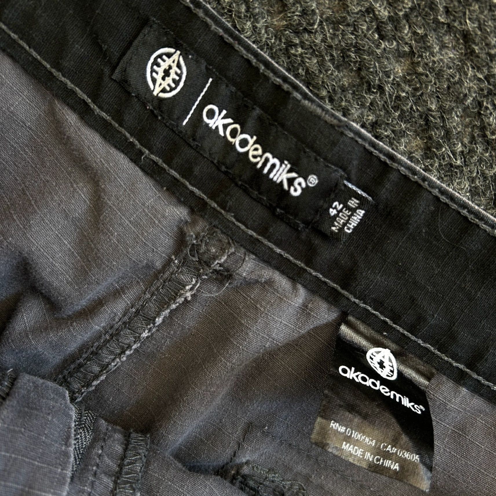 Akademiks VINTAGE Akademiks Cargo Shorts Gray 42 Inseam 12 Hip Hop Skater y2k Streetwear Men Regular Size 42 Cargo Shorts Mens Gray Size US 42 / EU 58 - 4 Thumbnail