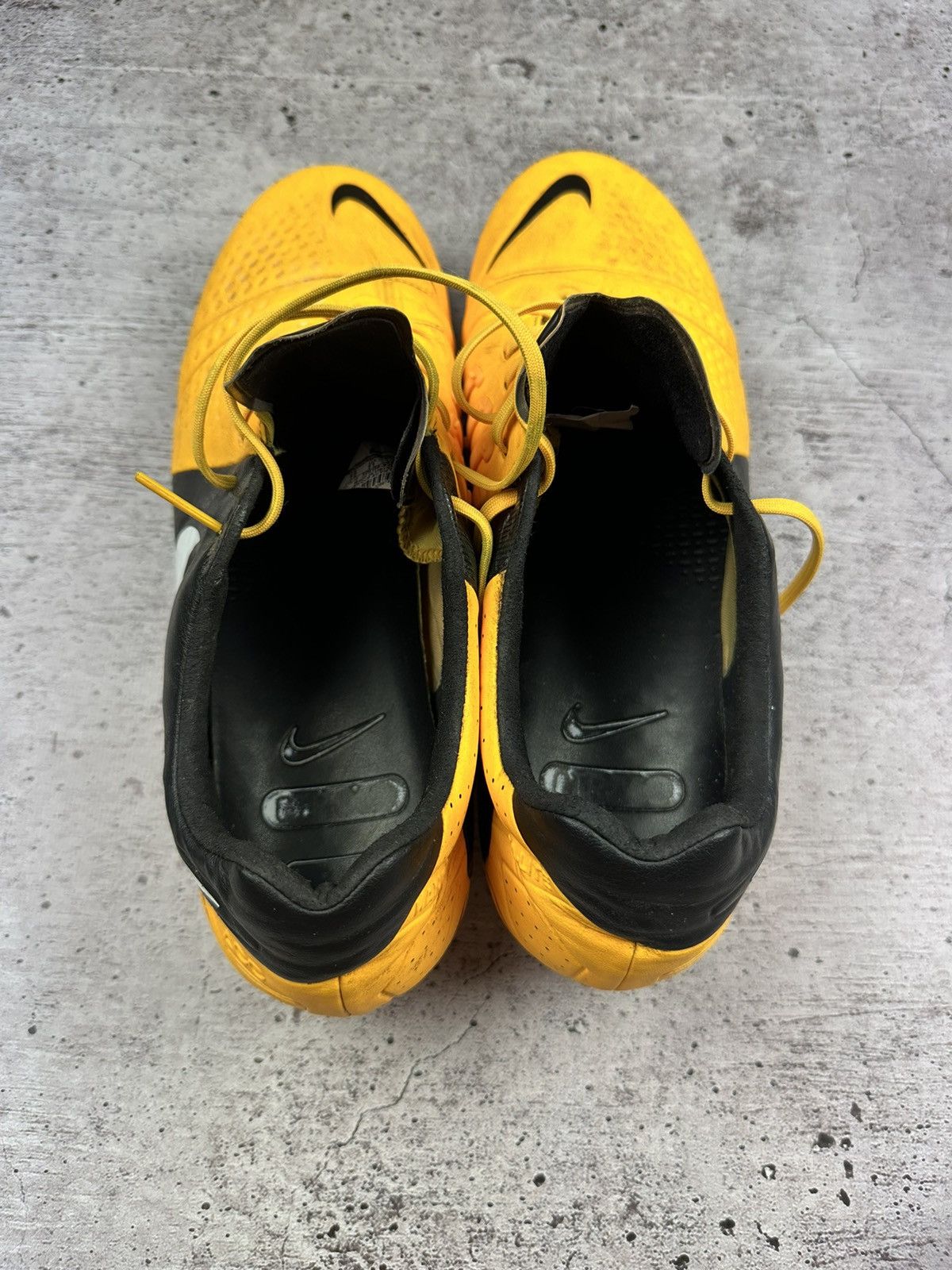 Nike 2012 Nike CTR 360 Maestro Vintage Soccer Boots Size US 13 / EU 46 - 23 Thumbnail