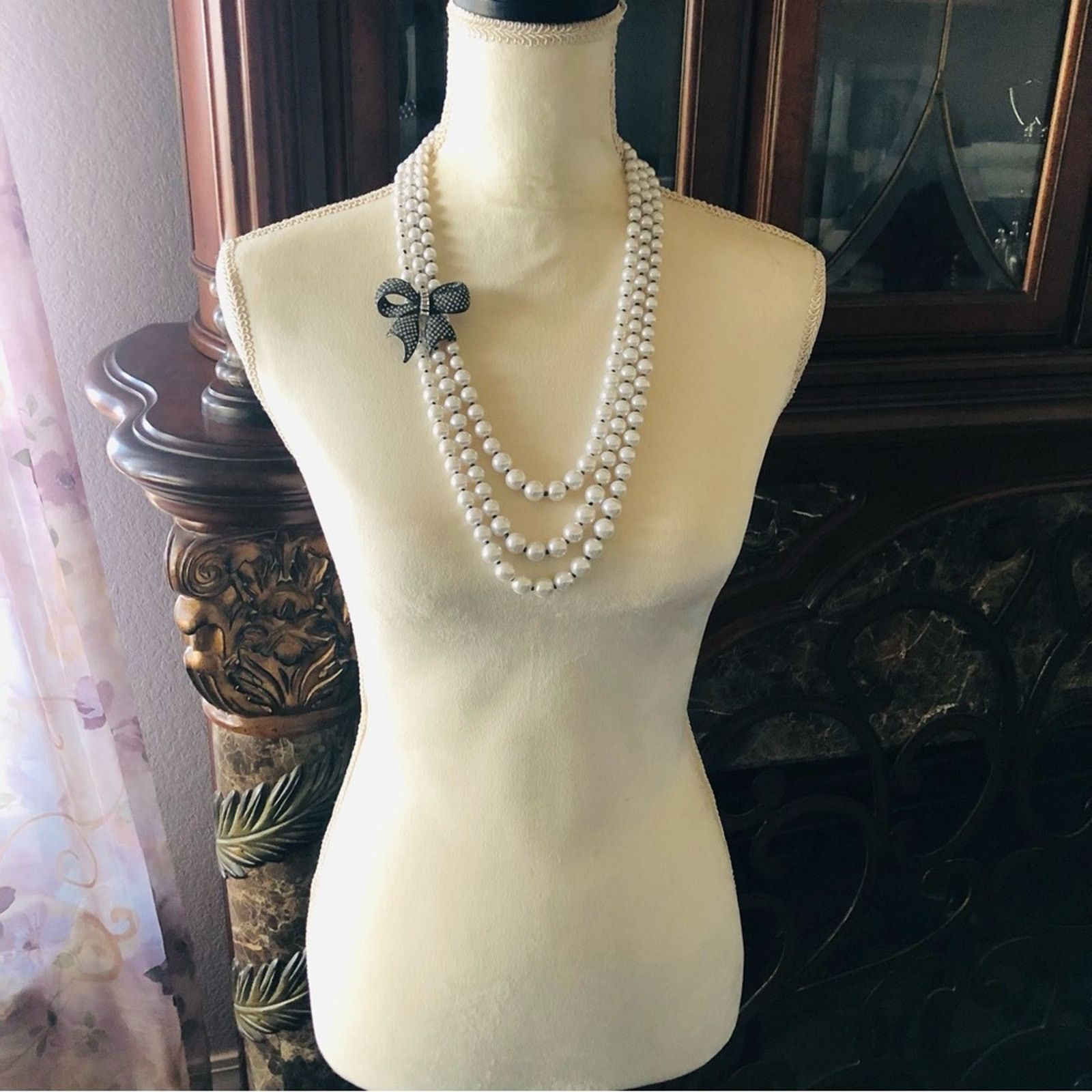 Jewelry R.J. Graziano triple strand graduated white pearl necklace Size ONE SIZE - 4 Thumbnail