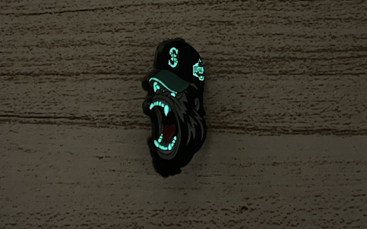 Other Seattle mariners gorilla fitted pin Size ONE SIZE - 2 Thumbnail