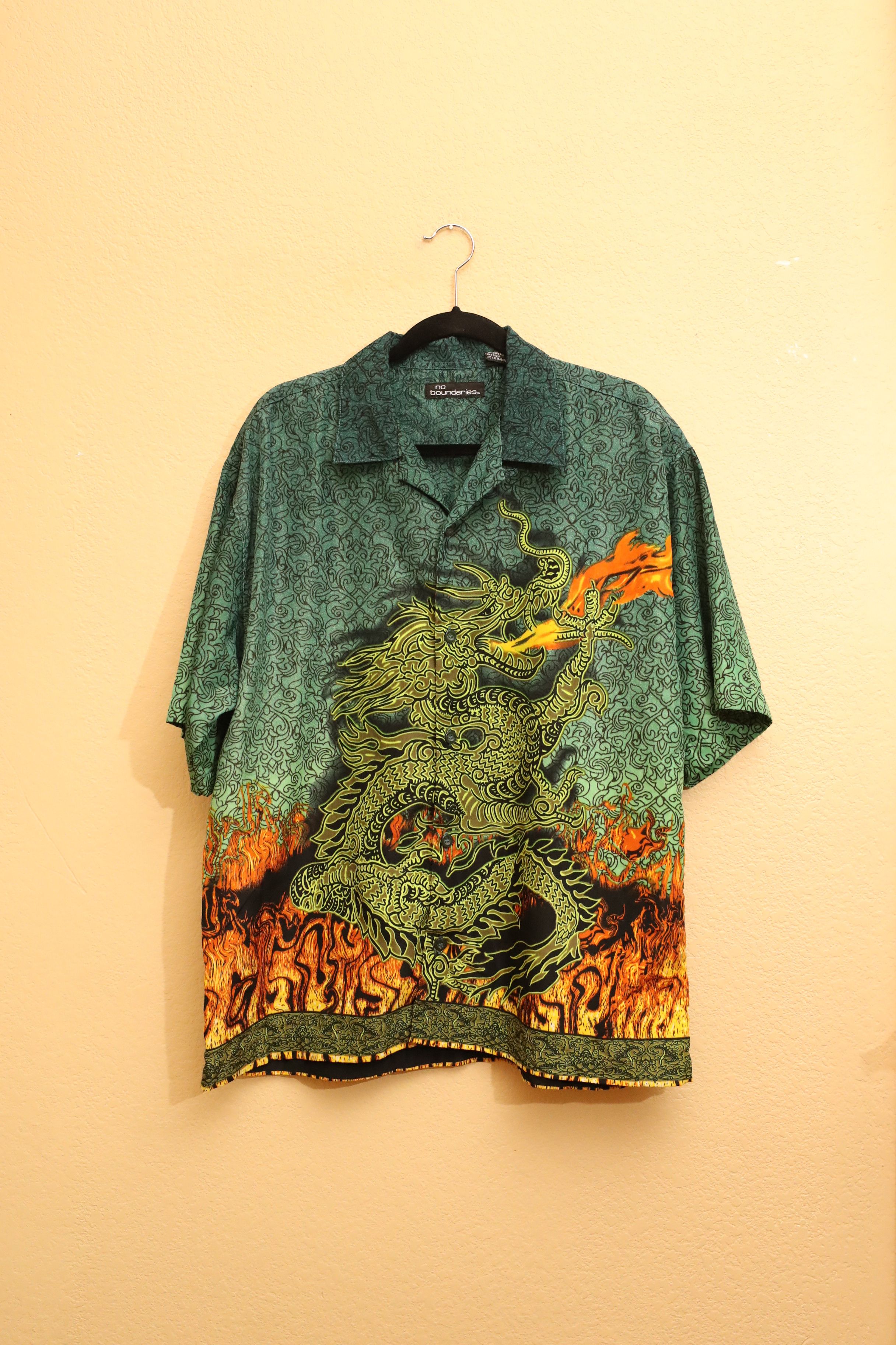 Vintage Vintage No Boundaries Y2K Dragon Short Sleeve Button Up (L) Size US L / EU 52-54 / 3 - 1 Thumbnail