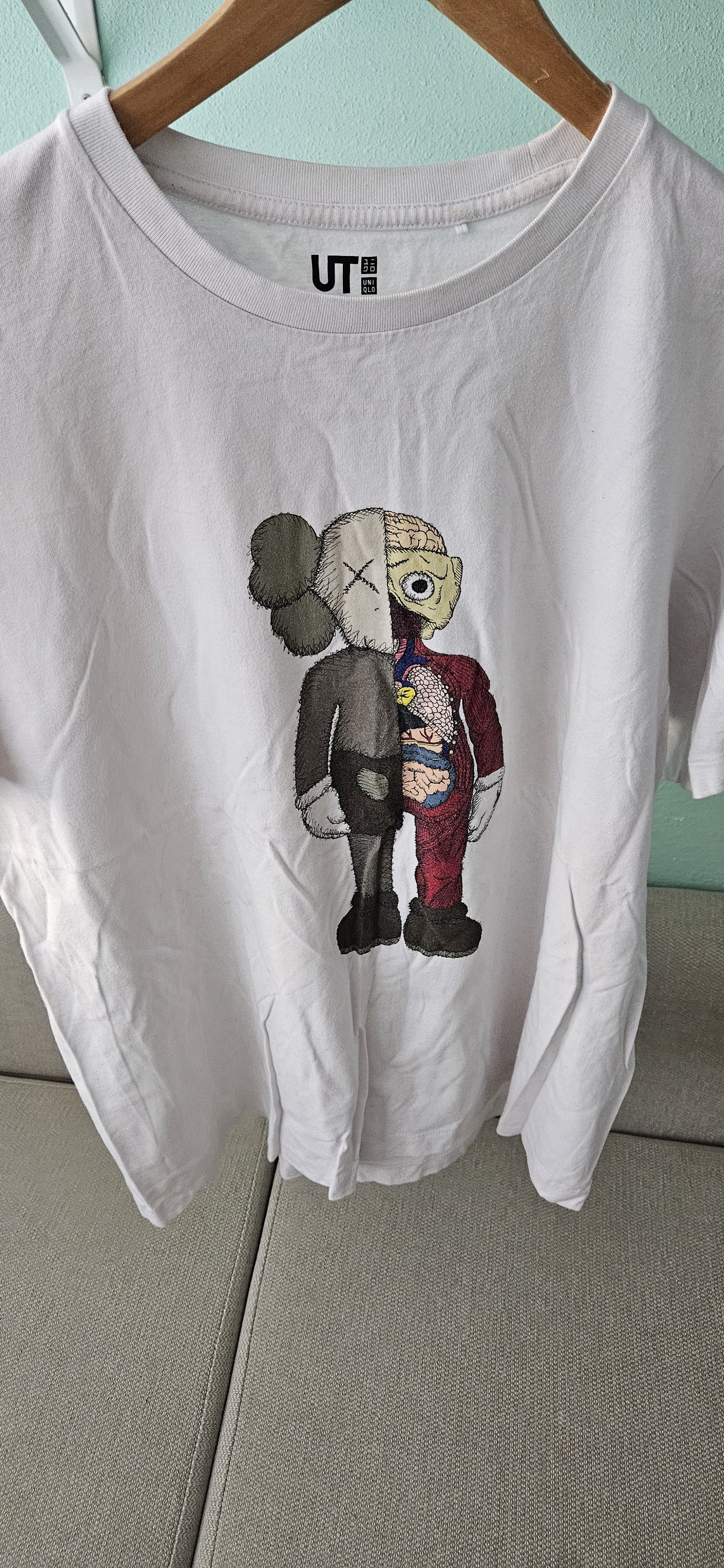 Kaws × Uniqlo Uniqlo x Kaws Size US XL / EU 56 / 4 - 1 Thumbnail