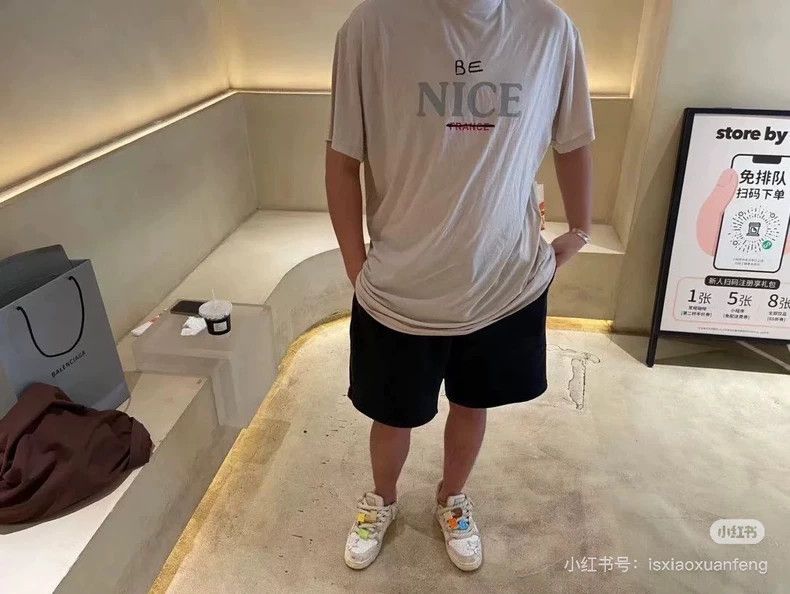 Balenciaga Balenciaga Short sleeve t23fall new be nice old frayed hol Size US S / EU 44-46 / 1 - 7 Thumbnail