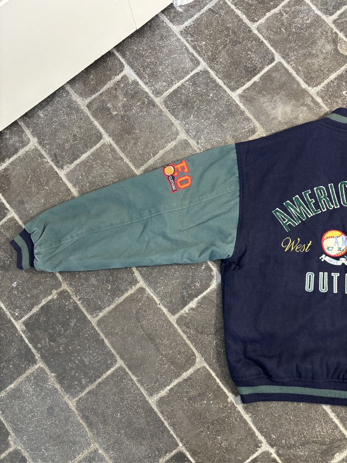 American Eagle Outfitters 1990s American Eagle Vintage Bomber Jacket Chenille Patch M Size US M / EU 48-50 / 2 - 4 Thumbnail