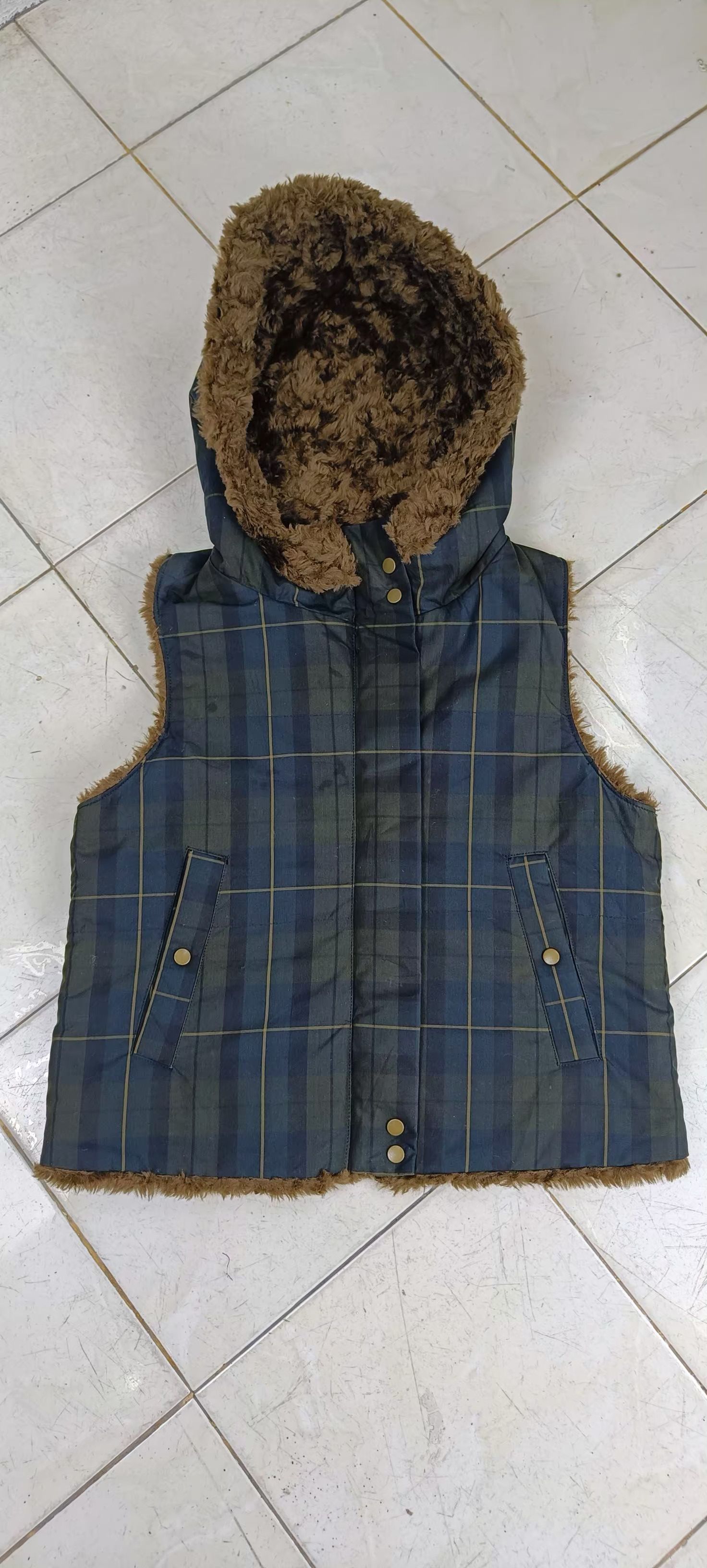 Japanese Brand REVERSIBLE FUR/CHECKER SLEEVELESS JACKET Size US S / EU 44-46 / 1 - 2 Thumbnail