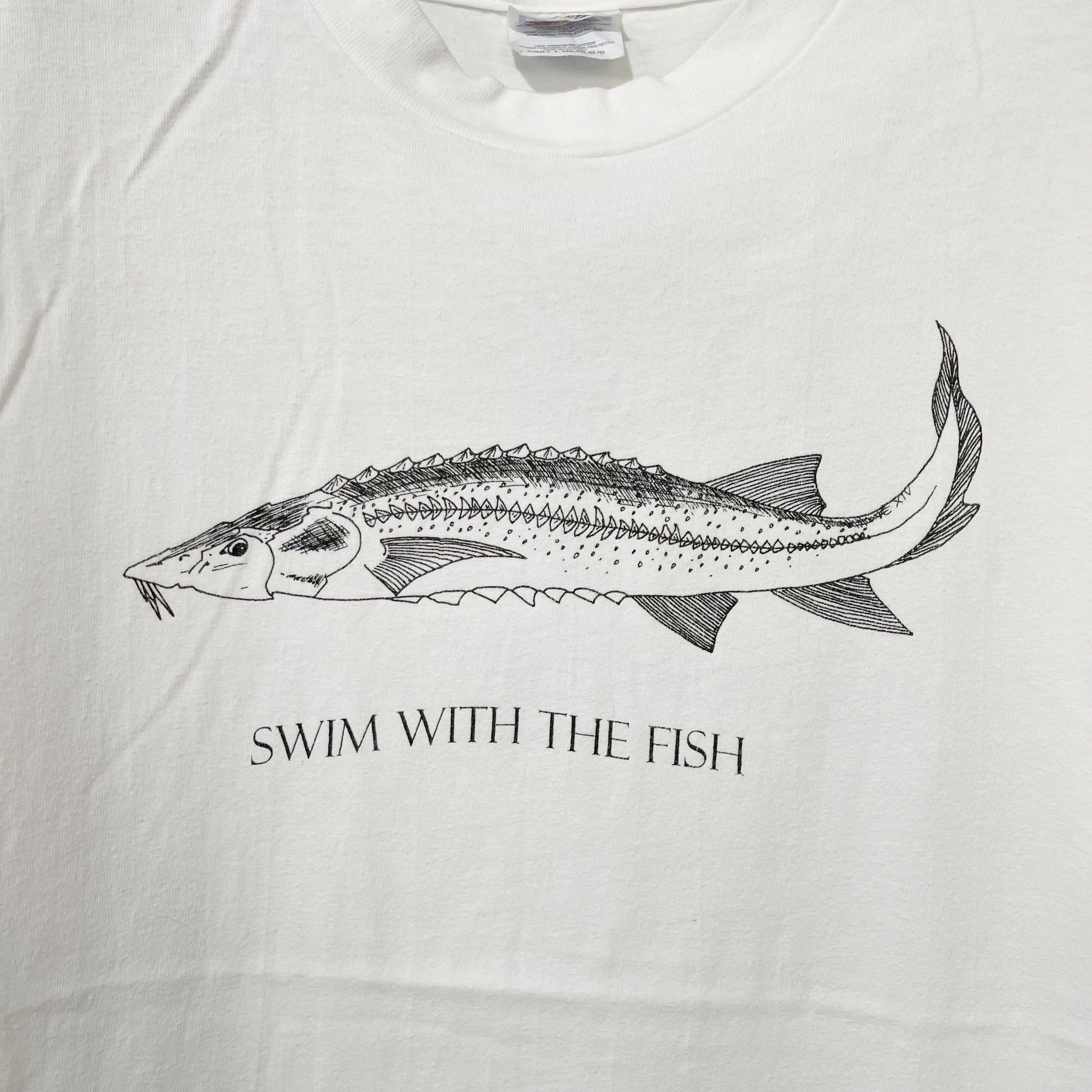 Vintage Vintage 90s Swim With The Fish T-Shirt Size US L / EU 52-54 / 3 - 2 Thumbnail