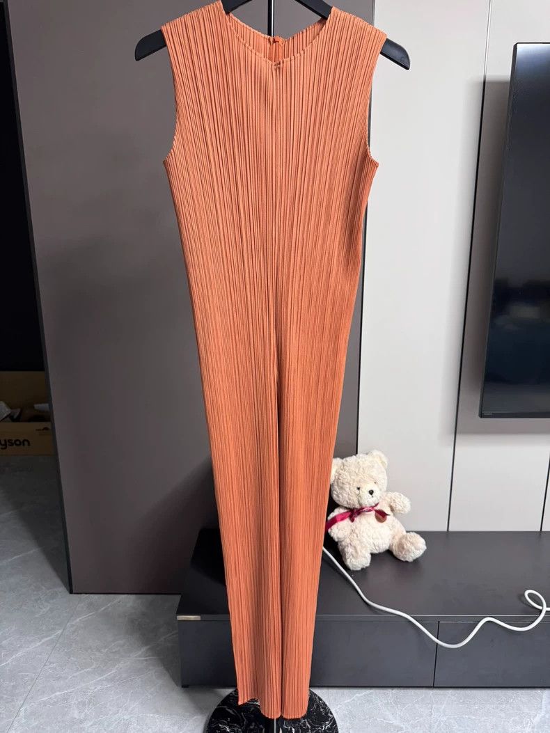 issey miyake size:3 Orange zipped jumpsuit