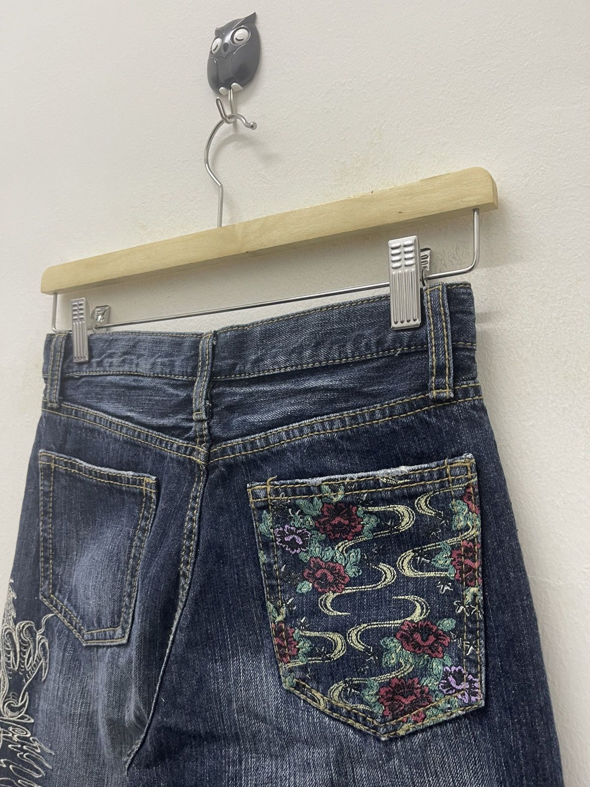 Le Grande Bleu (L.G.B.) Rare Vintage JAPANESE SUKAJAN Dragon Embroidery Jorts Size US 26 / EU 42 - 14 Thumbnail