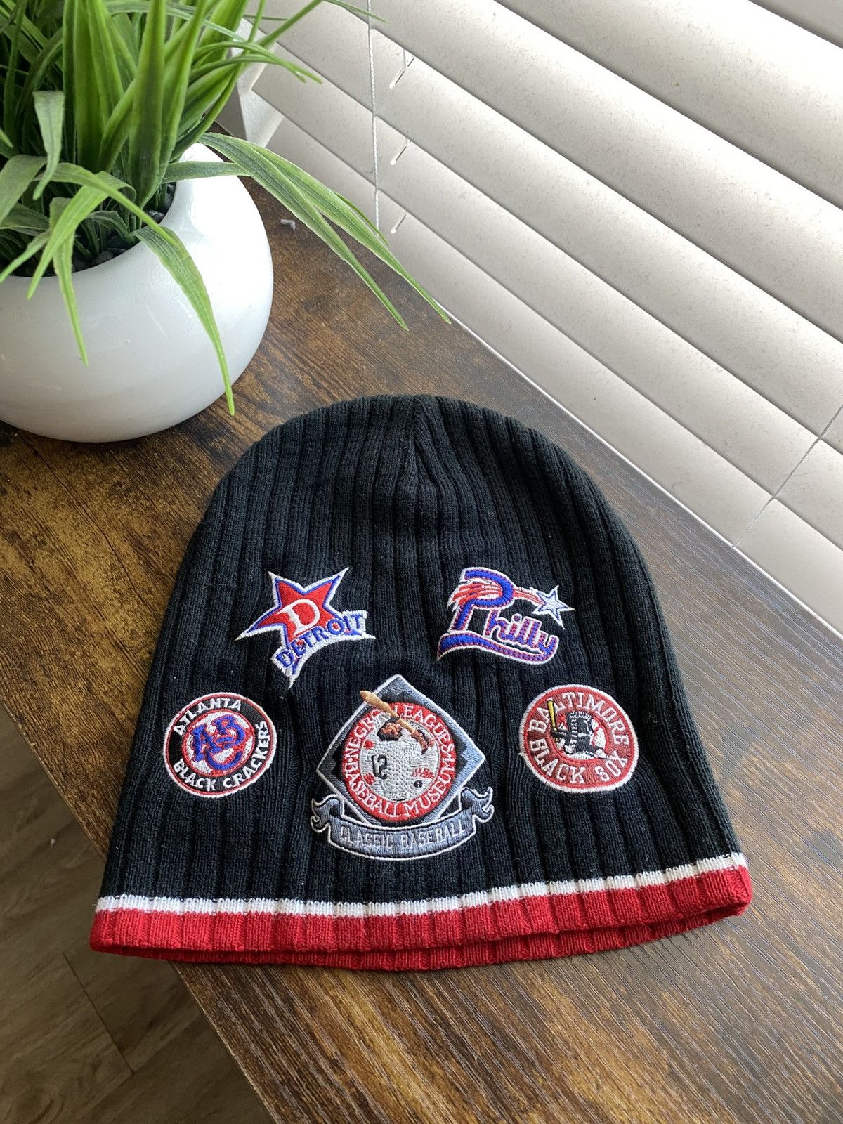 Vintage Vintage Negro League Baseball Multi Patch Beanie Size ONE SIZE - 1 Thumbnail