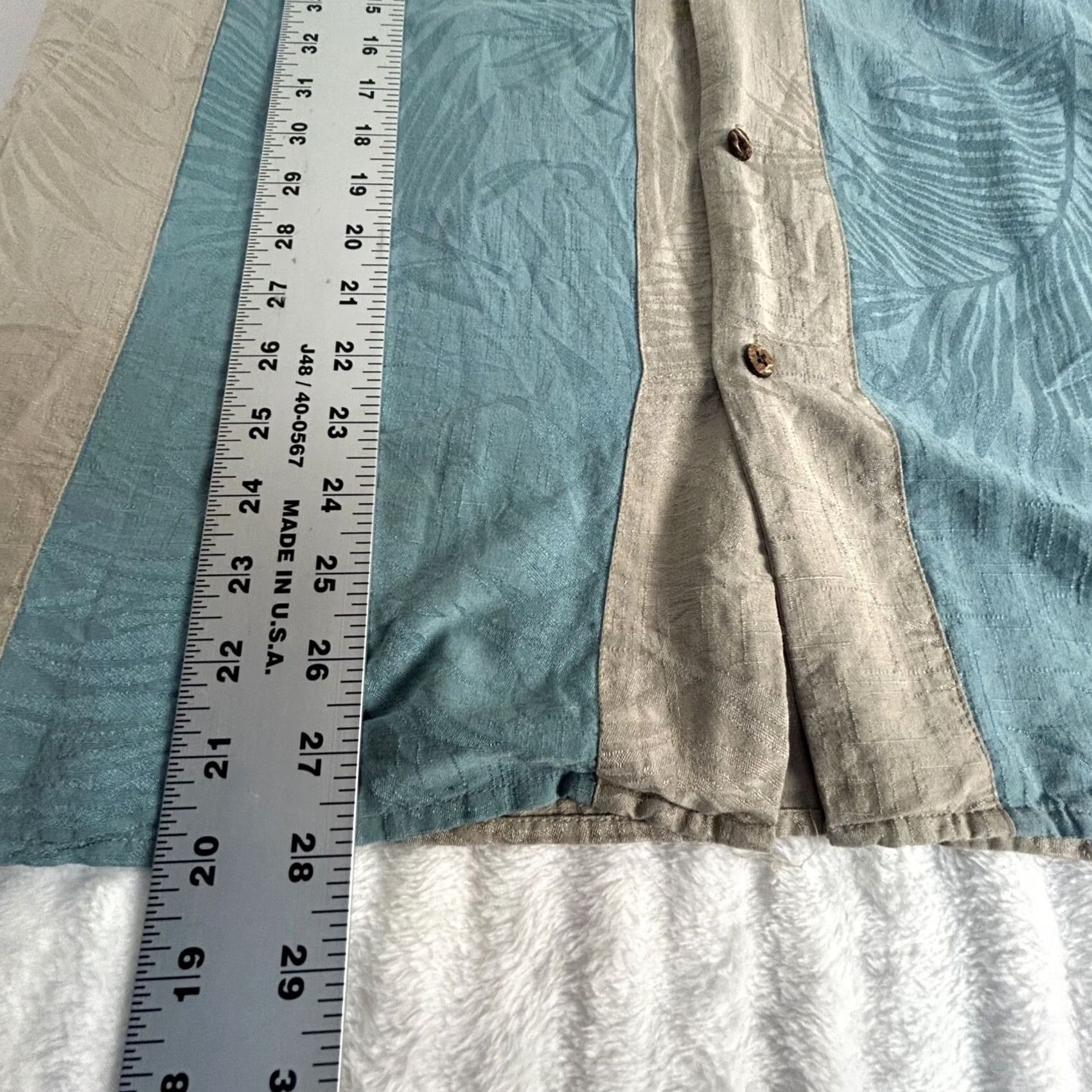Vintage VINTAGE Silk Mens Large Short-Sleeve Button-Up Shirt Leaf Pattern Beige/Blue 90s Hawaiian Retro Size US L / EU 52-54 / 3 - 7 Thumbnail