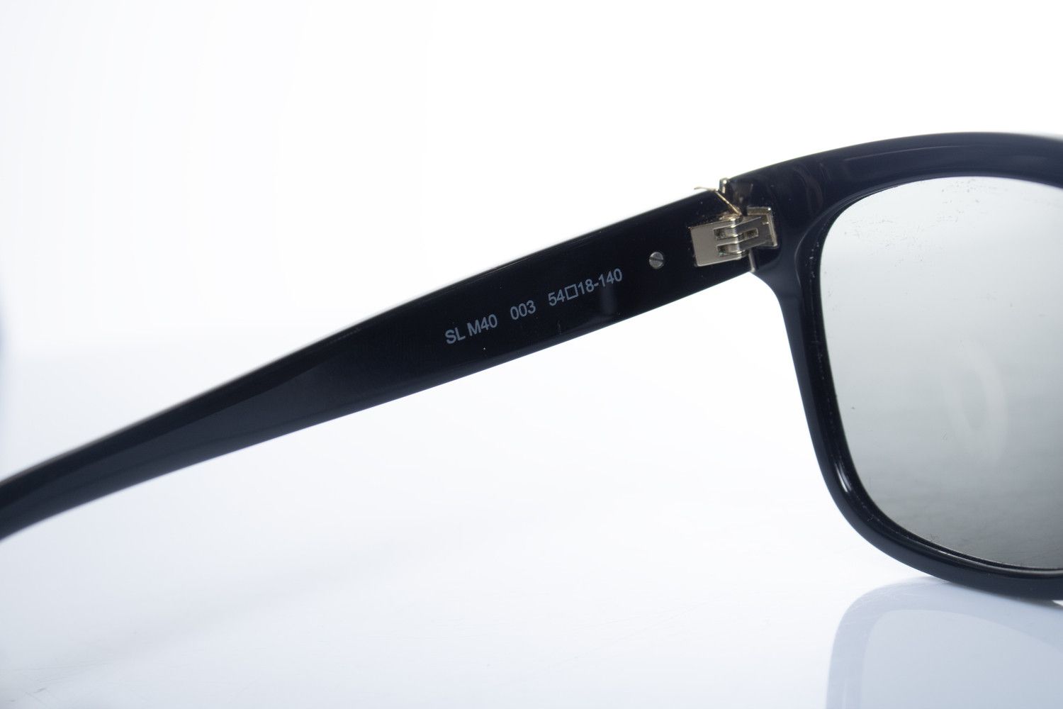 Saint Laurent Paris Saint Laurent, SLM40 Sunglasses in black Size ONE SIZE - 7 Thumbnail