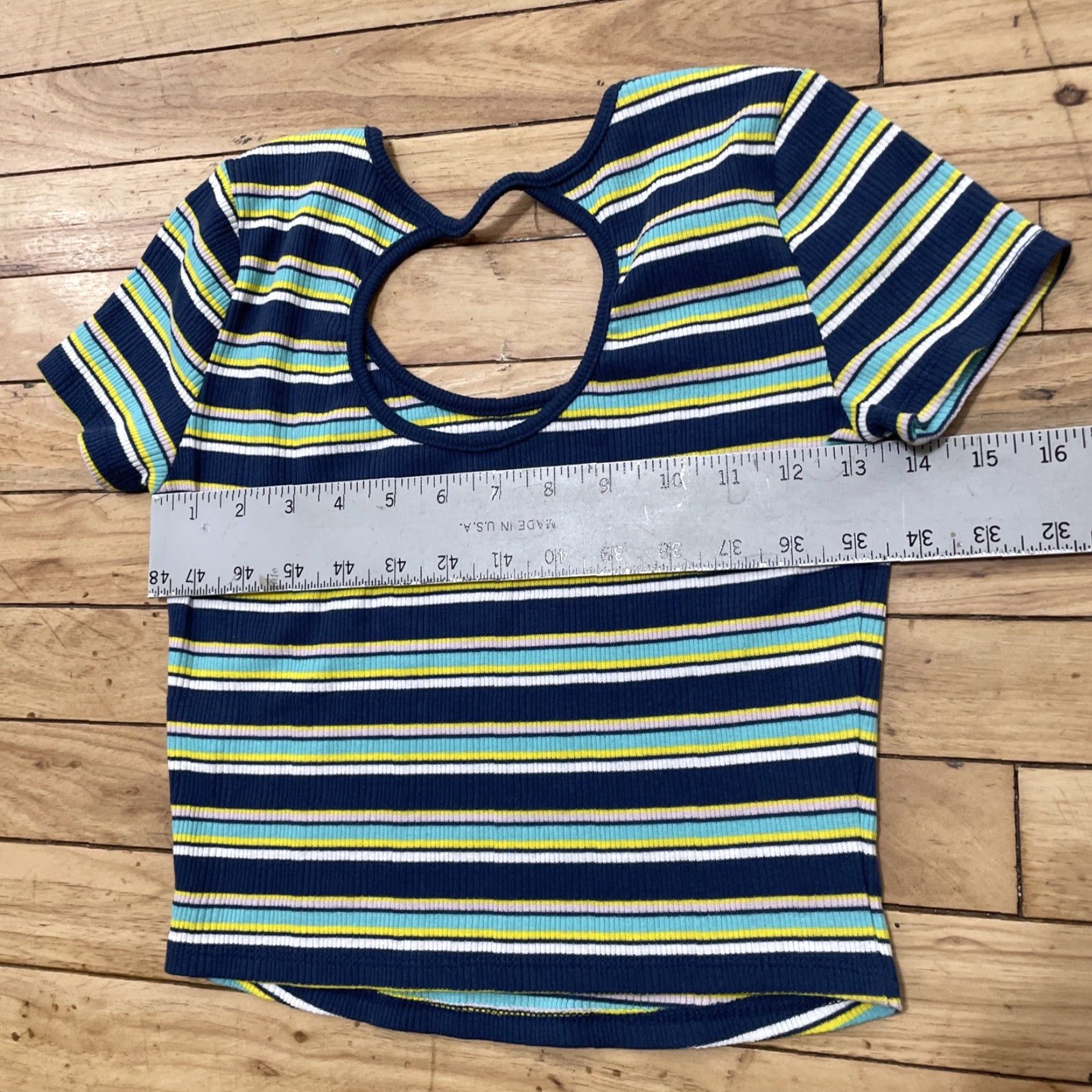 Vintage SO Shirt XS Womens Cropped Hoop Knit Top Blue Green Stripe Breathe Stretch Model XS Casual Summer Size XS / US 0-2 / IT 36-38 - 6 Thumbnail