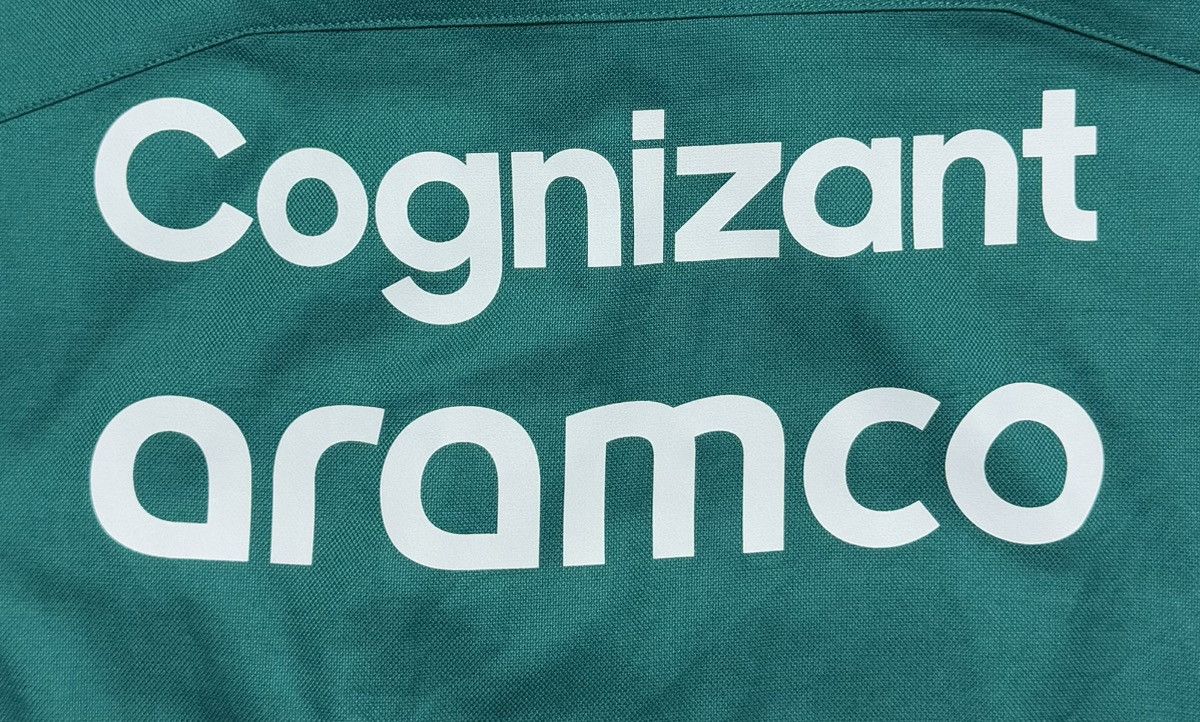 Formula 1 Aston Martin Cognizant F1 Racing Team 2023 Button Up Shirt Size US L / EU 52-54 / 3 - 13 Thumbnail