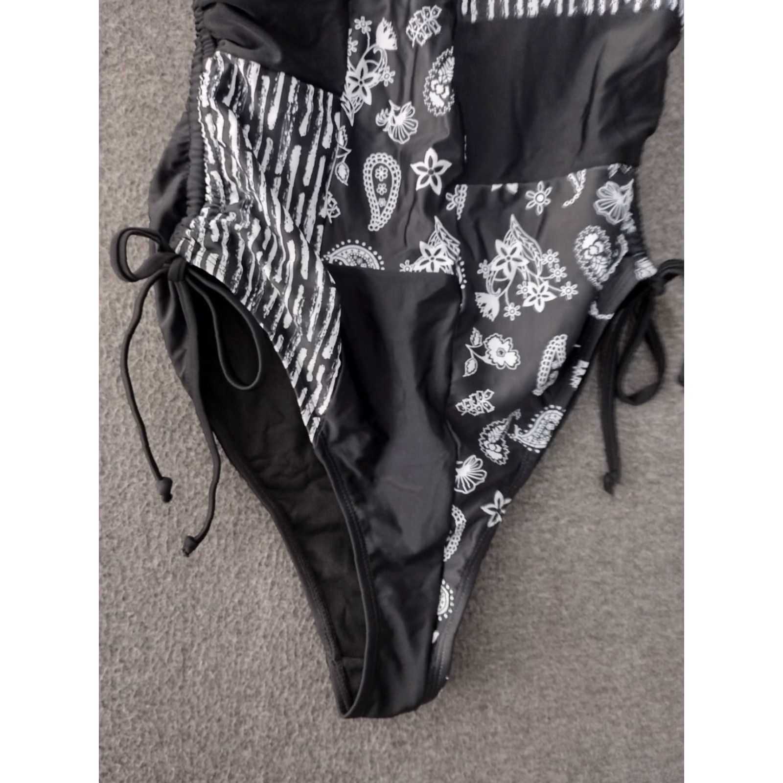 Vintage Women's Black and White Graphic Padded One Piece Swimsuit L - Nike? Size ONE SIZE - 4 Thumbnail