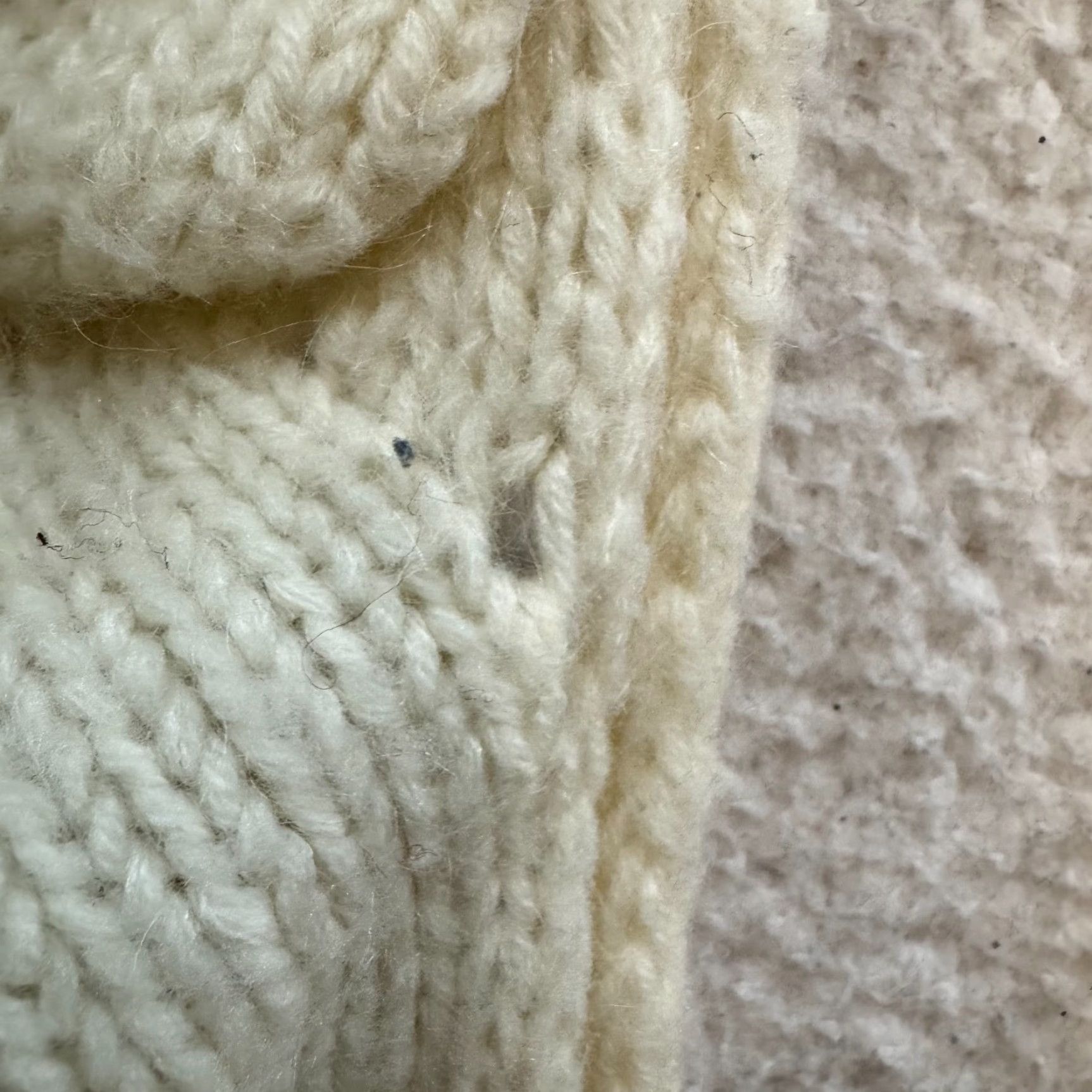 Sisley VINTAGE Sisley Scarf Women Knit Beige White Cream Y2K Vintage Solid Pattern Size ONE SIZE - 5 Thumbnail