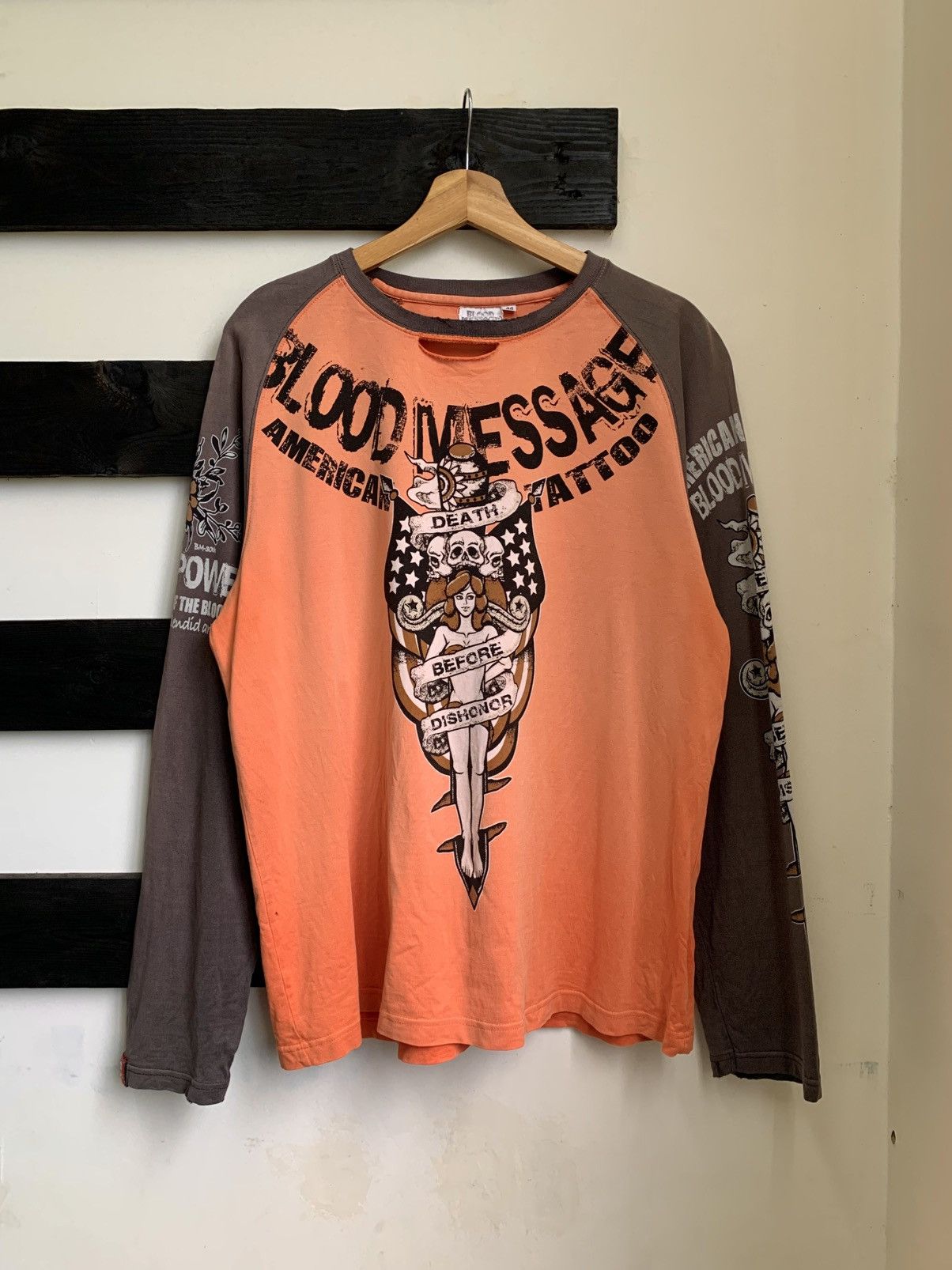 Affliction Distressed Sunfaded Blood Message Tatoo by Ted Company Shirt Size US L / EU 52-54 / 3 - 1 Thumbnail