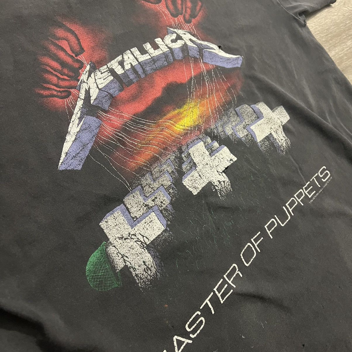 Band Tees Vintage Metallica Master Of Puppets Track List Tee Size US XL / EU 56 / 4 - 24 Thumbnail