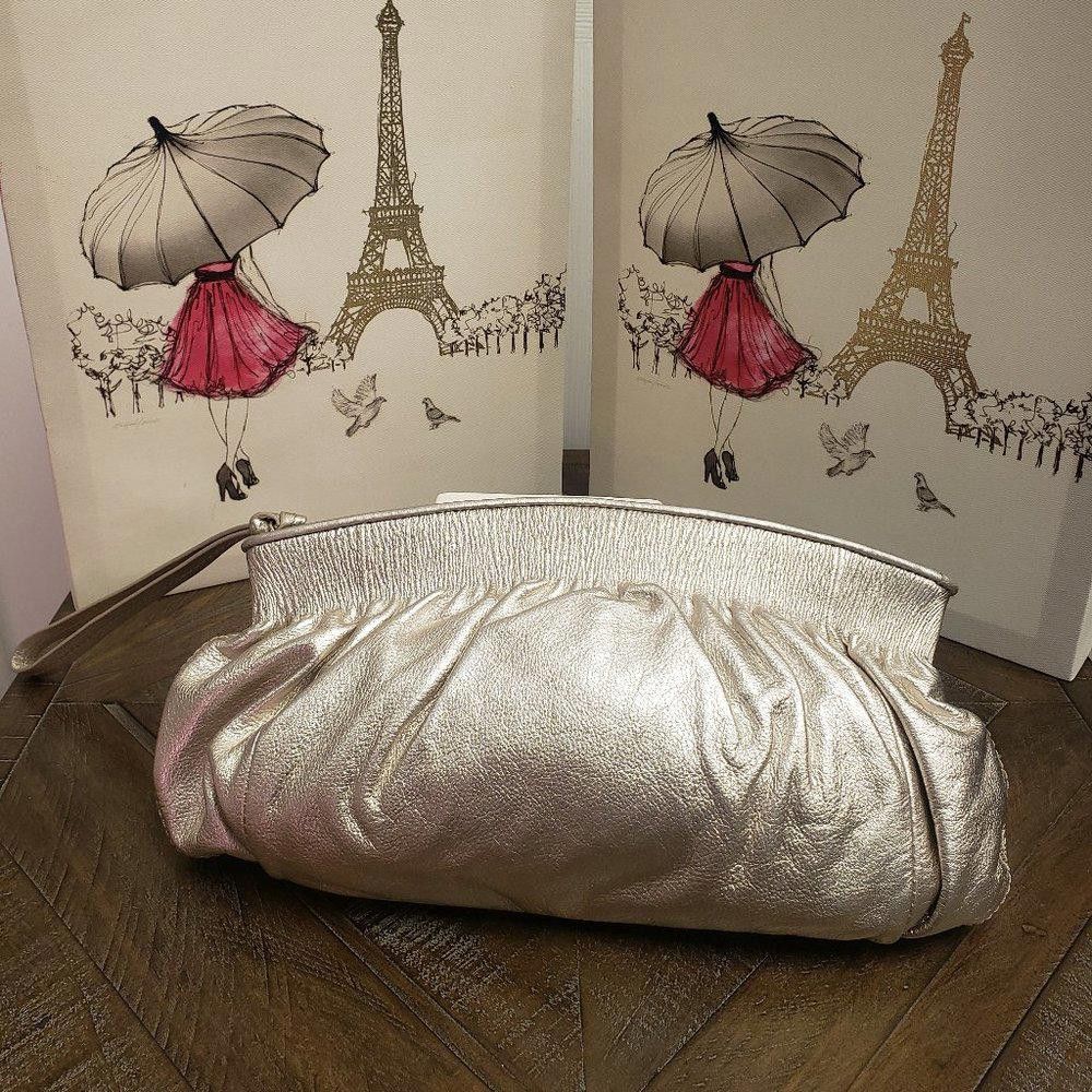 Banana Republic Banana Republic Pewter Metallic Wristlet/Clutch Size ONE SIZE - 1 Thumbnail