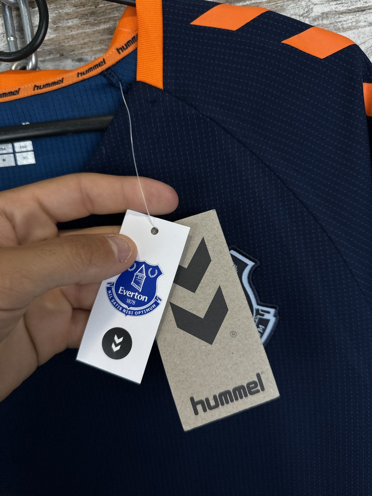 Hummel Mens Hummel Everton FC T-shirt soccer jersey home away Size US L / EU 52-54 / 3 - 7 Thumbnail