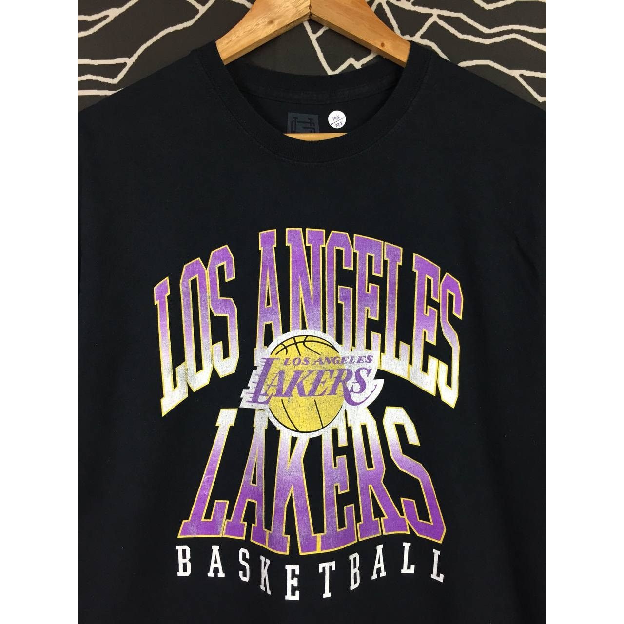 NBA × Vintage Ultra Game NBA Los Angeles Lakers Basketball Logo Tee Size US M / EU 48-50 / 2 - 3 Thumbnail