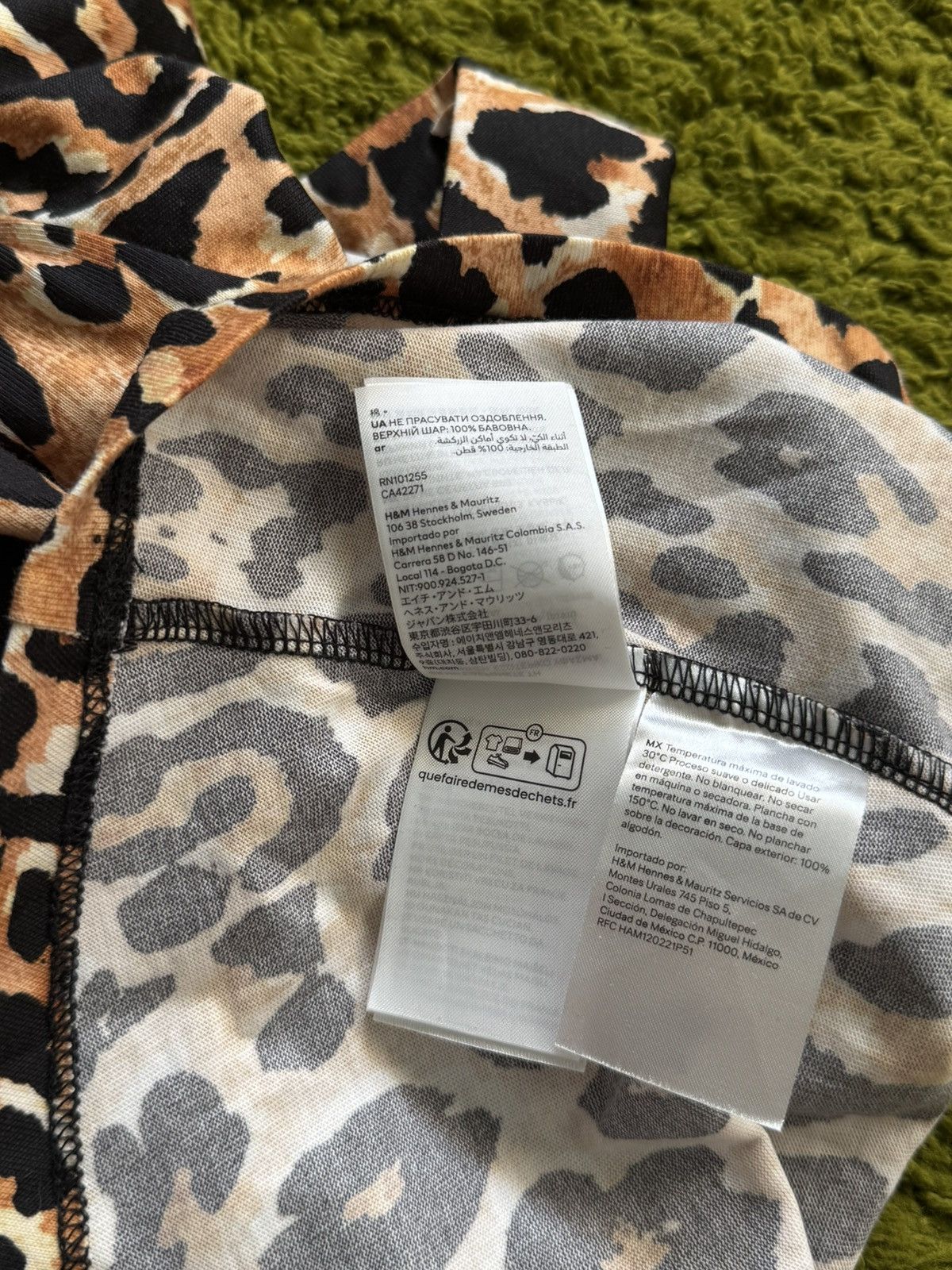 H&M × Paco Rabanne Paco Rabanne x H&M leopard pattern t-shirt Size M / US 6-8 / IT 42-44 - 8 Thumbnail