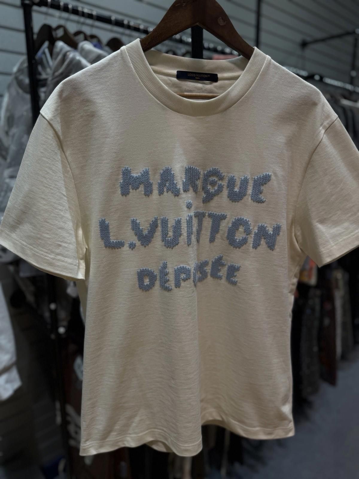 Louis Vuitton Men’s White Louis Vuitton Shirt Size Large Embroidery $1200 Size US L / EU 52-54 / 3 - 4 Thumbnail