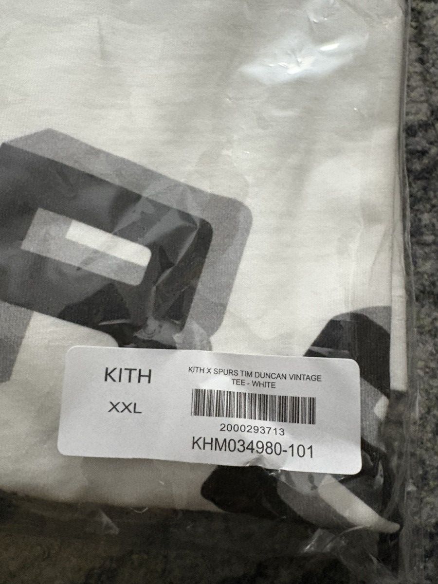 Kith × NBA KITH X SPURS TIM DUNCAN VINTAGE TEE - WHITE Size US XXL / EU 58 / 5 - 3 Thumbnail