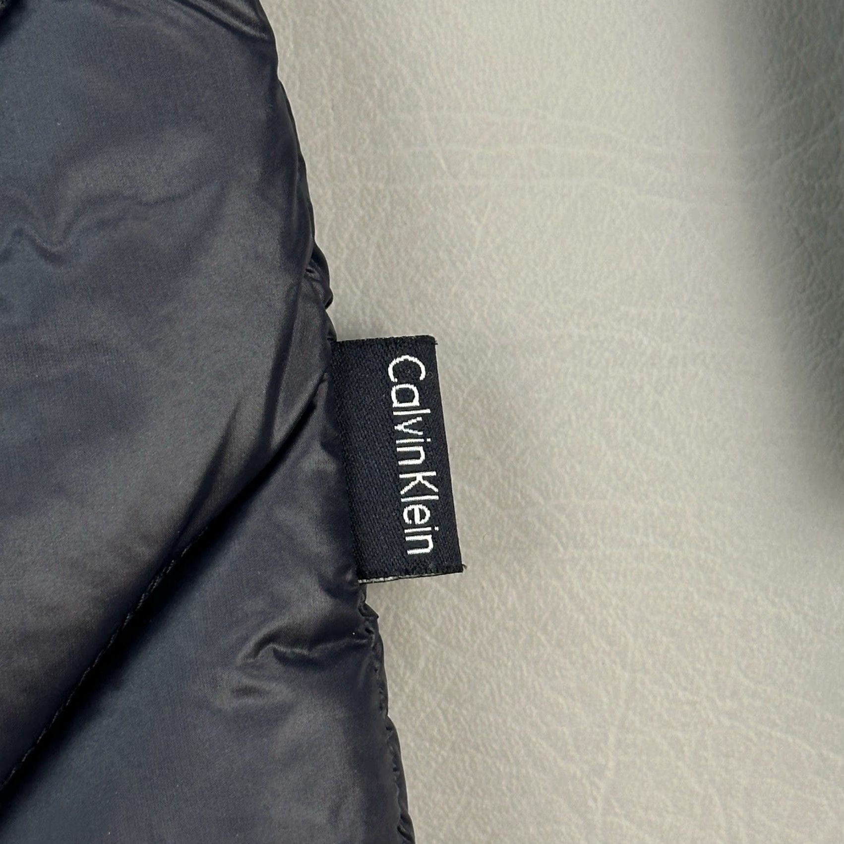 Calvin Klein Calvin Klein Jacket Women's Medium Navy Full Zip Quilted Down Puffer Lightweight Size M / US 6-8 / IT 42-44 - 4 Thumbnail