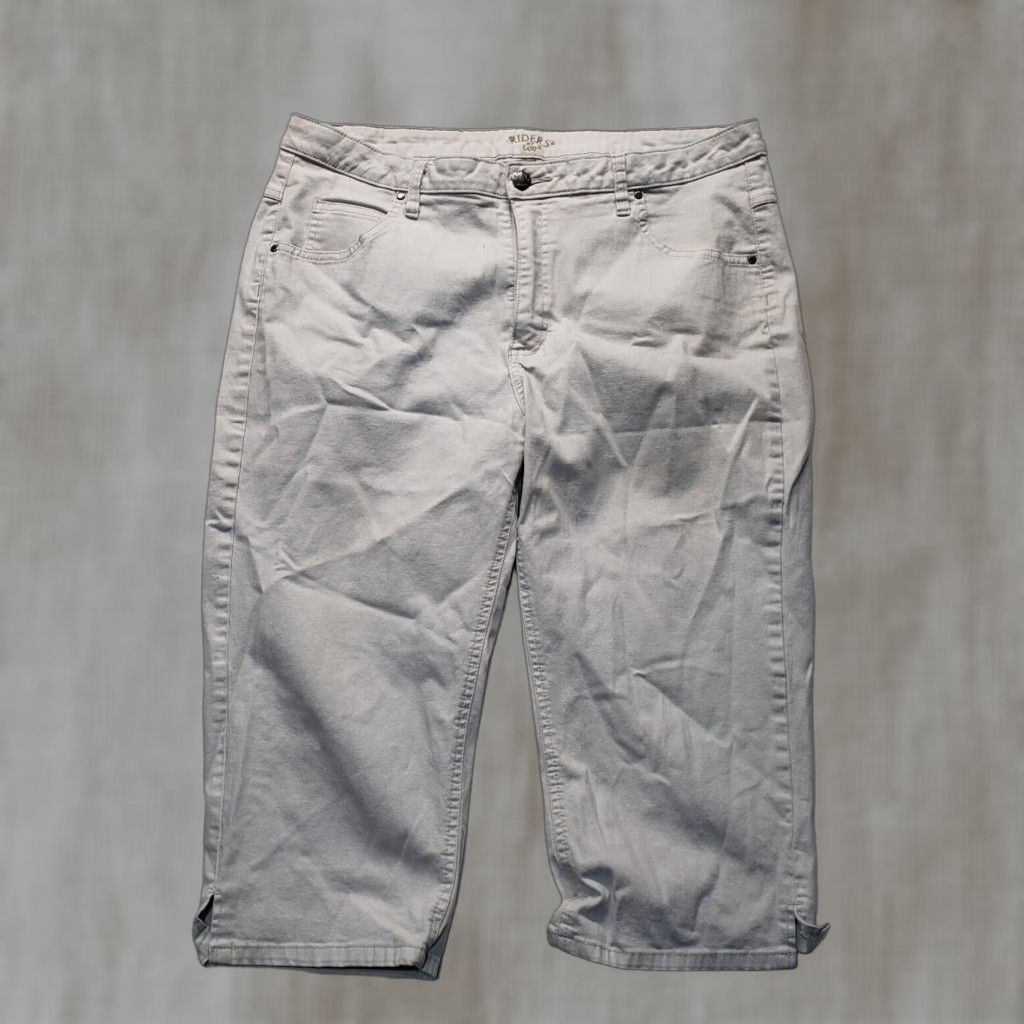 Lee Lee Riders Shorts Adult Size 18 Khaki Women's Bermuda Mid Rise Knee RN#130373 Size 40" / US 18 - 1 Thumbnail