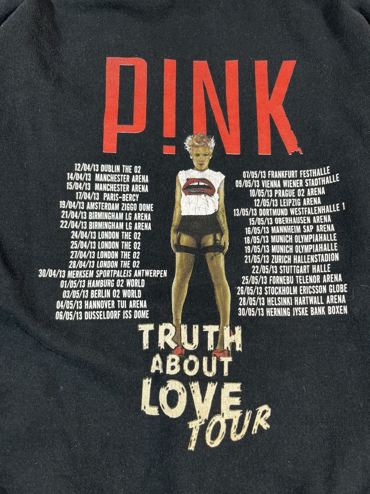 Pink Vintage Pink Truth About Love Tour 2013 Hoodie Size US L / EU 52-54 / 3 - 11 Thumbnail