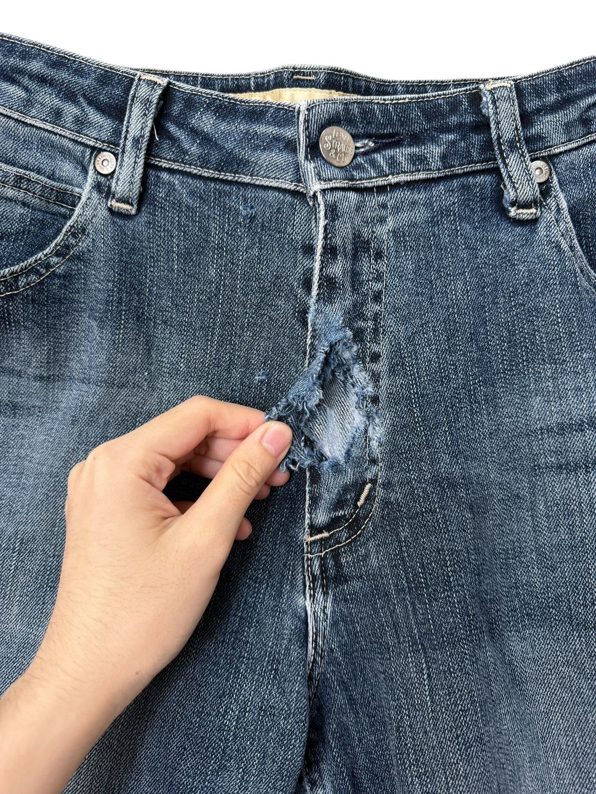 Levi's Vintage Levi’s Medium Wash Denim Jeans Size US 34 / EU 50 - 5 Thumbnail