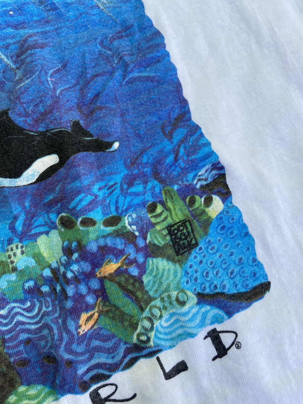 Vintage Vintage sea world T shirt Size US XL / EU 56 / 4 - 5 Thumbnail