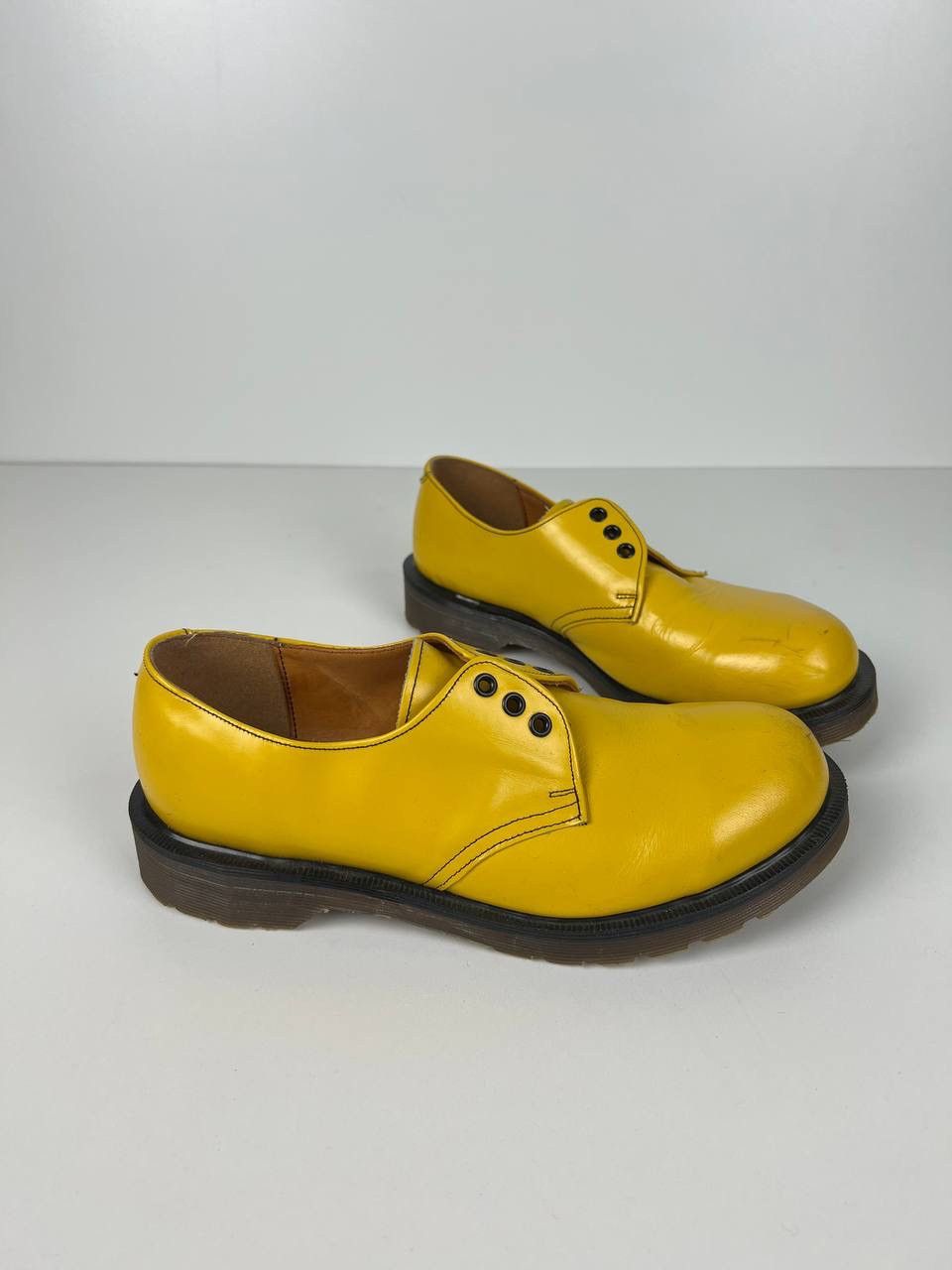 Dr. Martens Dr.Martens England vintage shoes size US7 Size US 7 / EU 40 - 1 Thumbnail