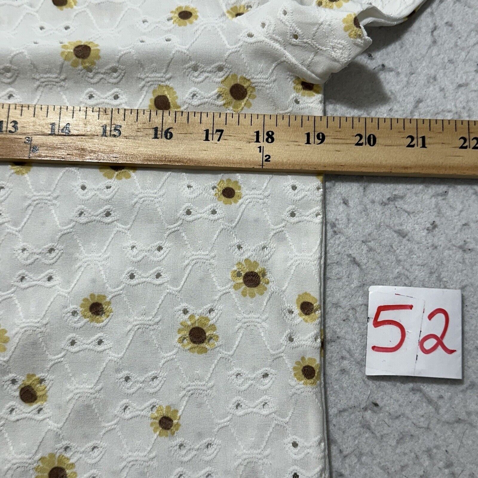 Other Wallflower Large White Sunflower Eyelet T Shirt Top Size L / US 10 / IT 46 - 8 Thumbnail