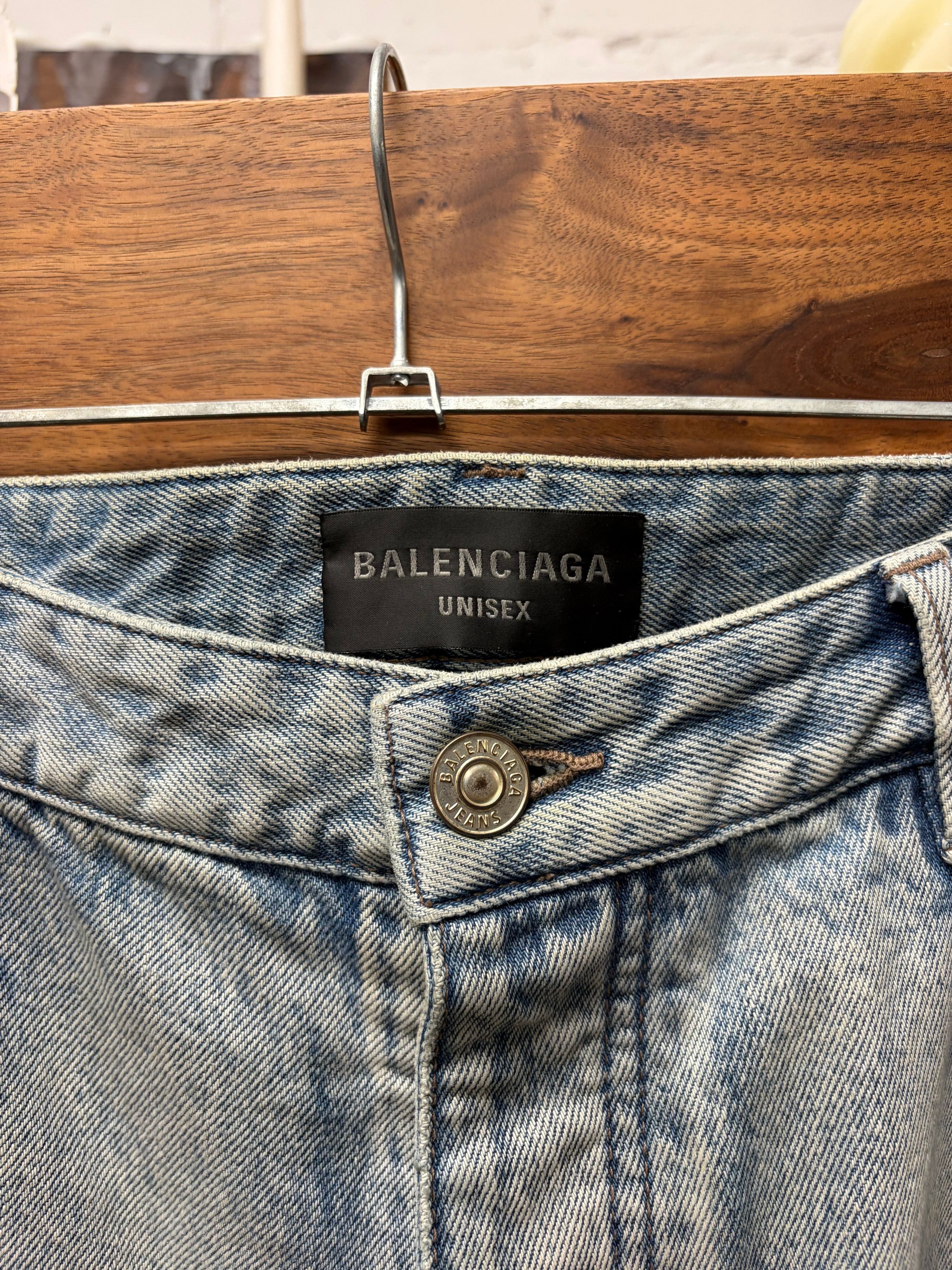 Balenciaga SS2024 Balenciaga ‘Outline’ Washed Blue Baggy Denim Size US 34 / EU 50 - 3 Thumbnail